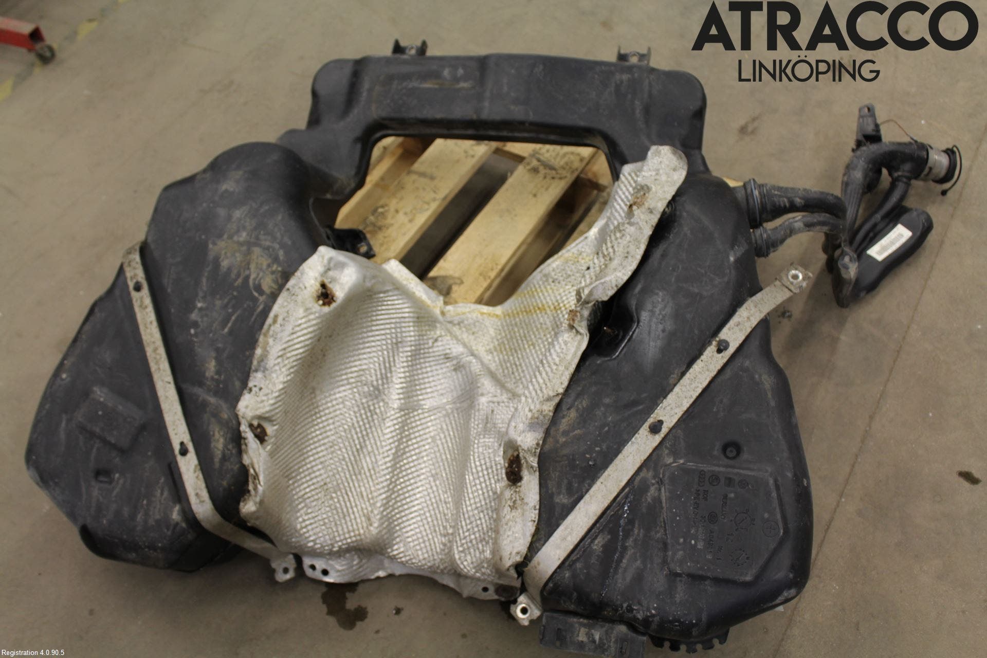 Volkswagen VW PASSAT 11-14 Bränsletank Diesel