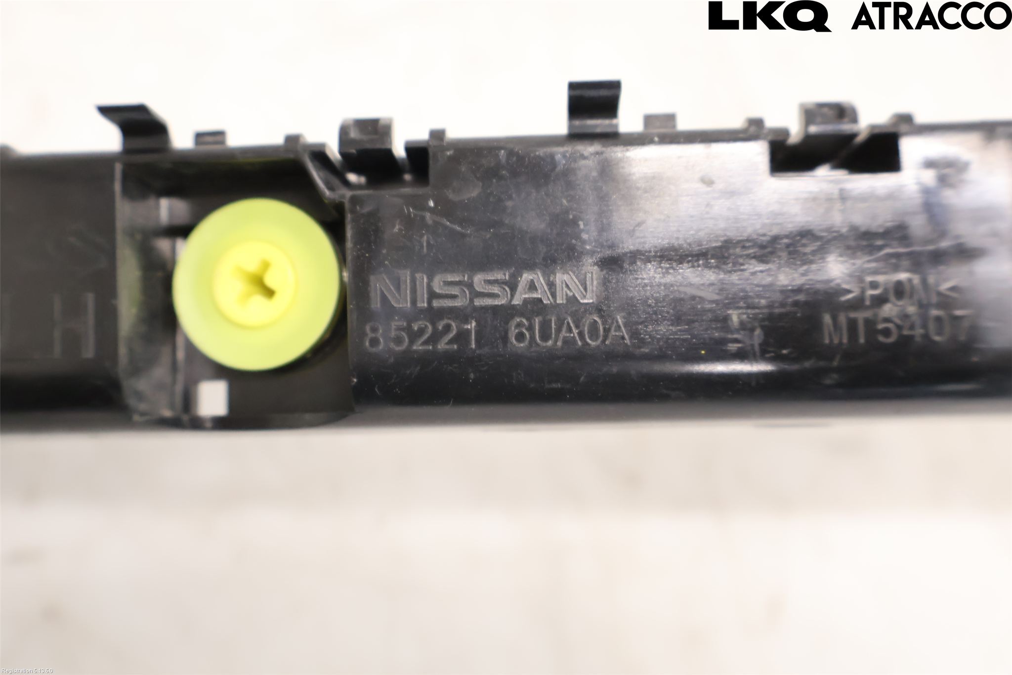 Nissan QASHQAI 21- Stötfångarfäste Bak Vä