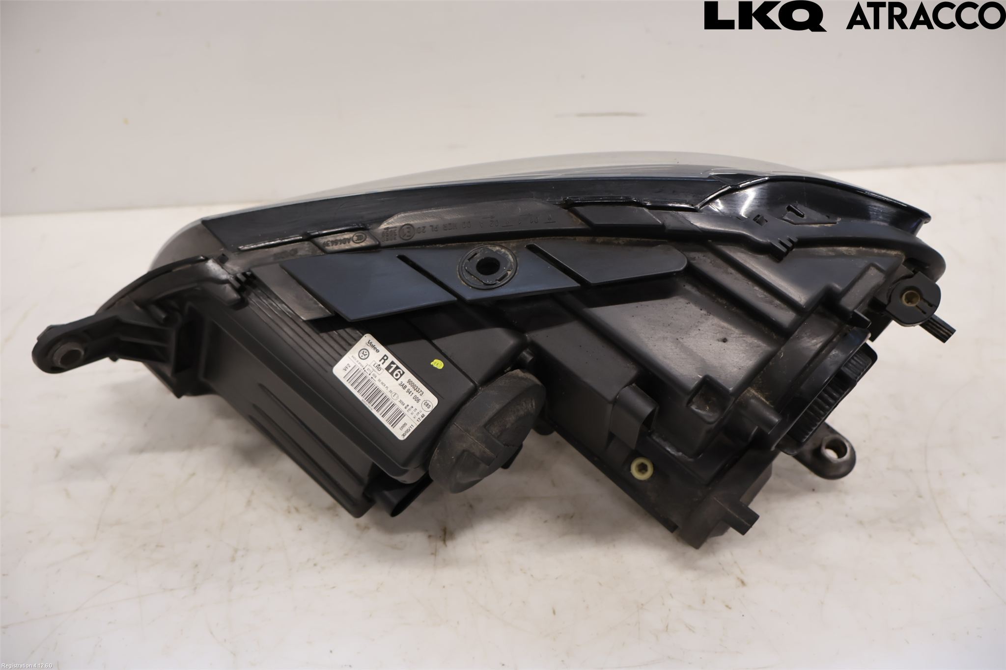 Volkswagen VW PASSAT 11-14 Strålkastare Höger