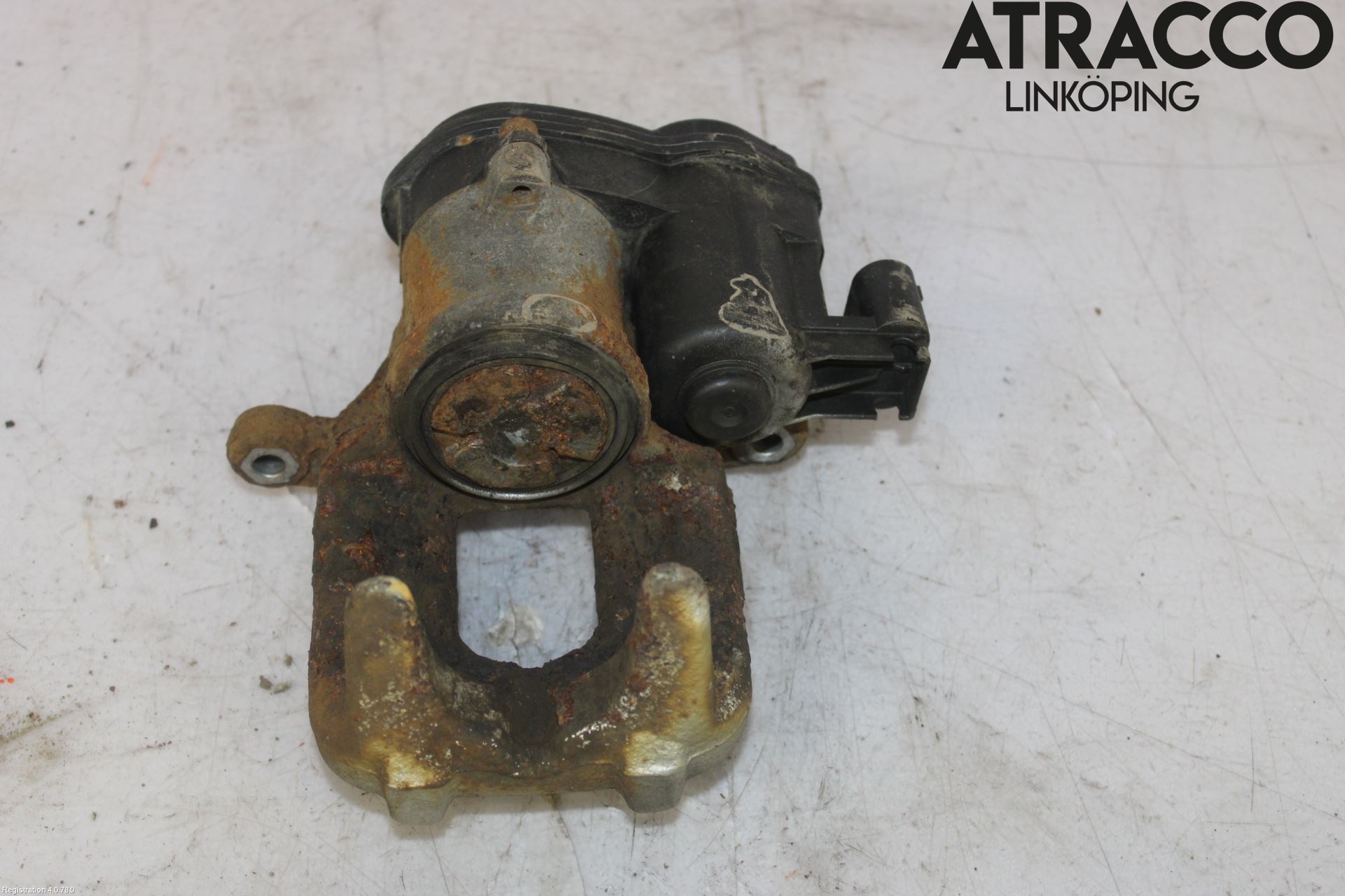 BMW 5 F10/F11/F18 09-17 Bromsok Bak Vänster