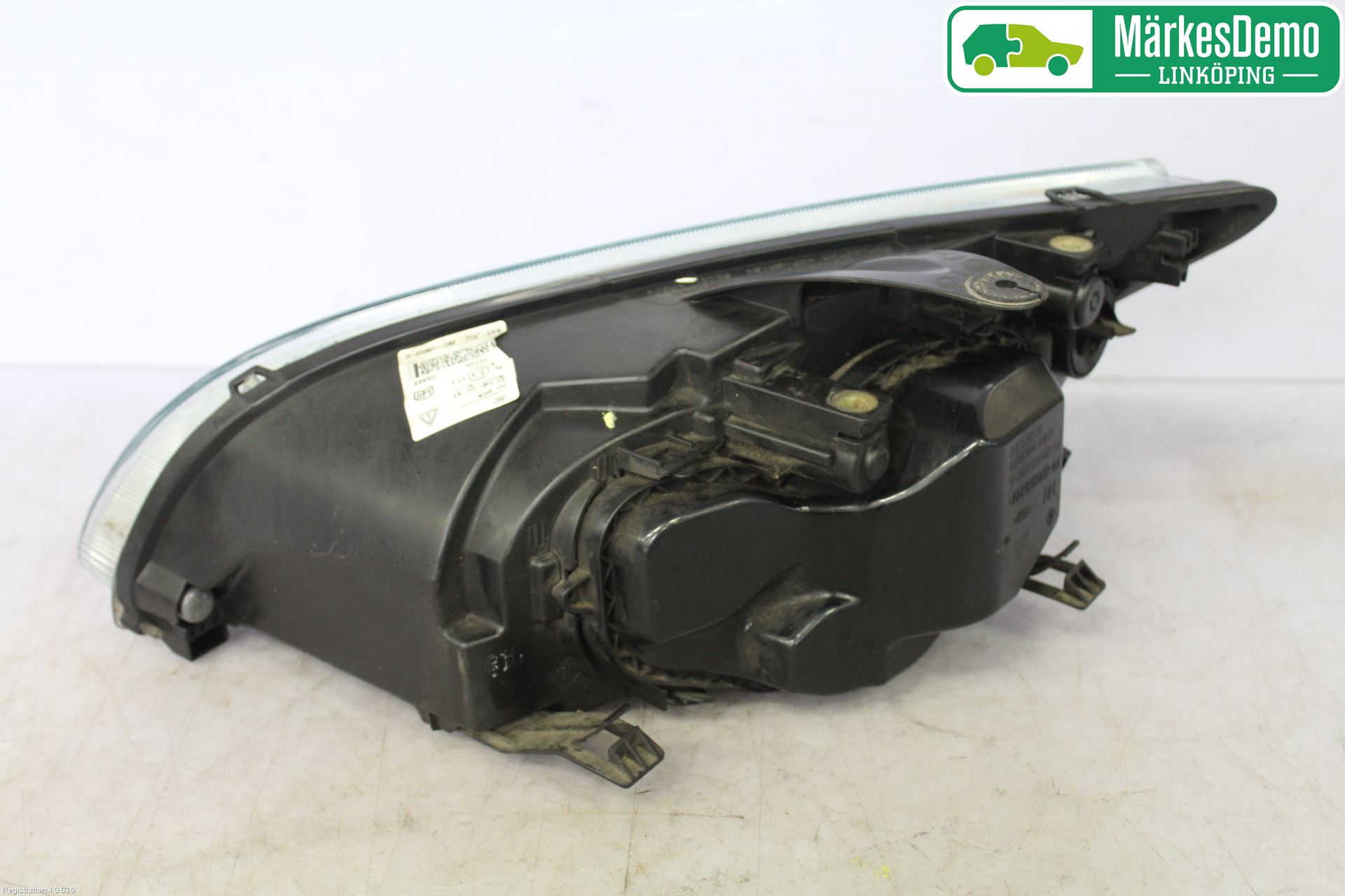 Ford FOCUS     04-07 Strålkastare Höger