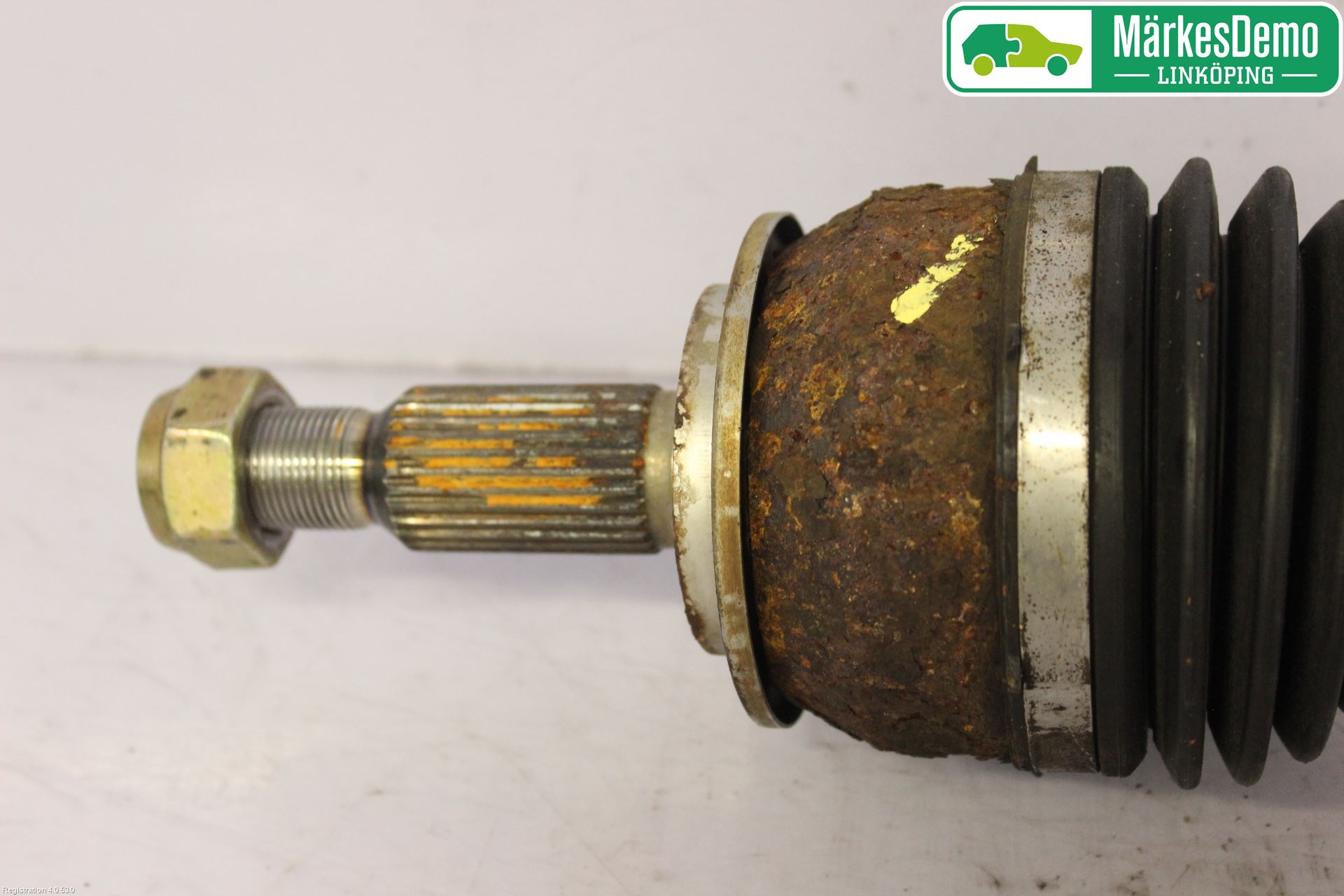 Mitsubishi GRANDIS Drivaxel Fram Höger
