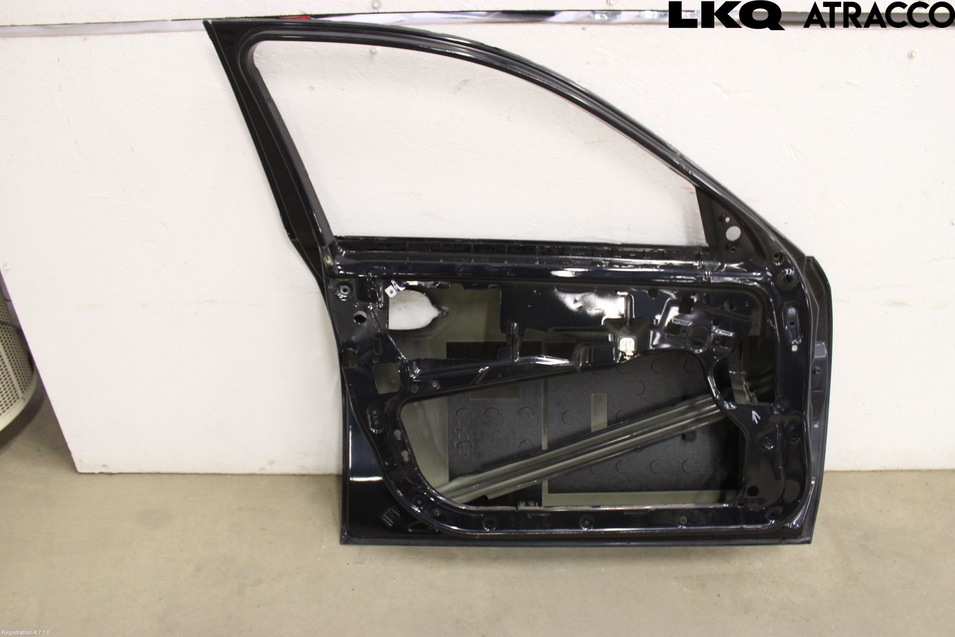 BMW 5 E60/61 Sed/Tou 02-10 Dörr Fram Vänster