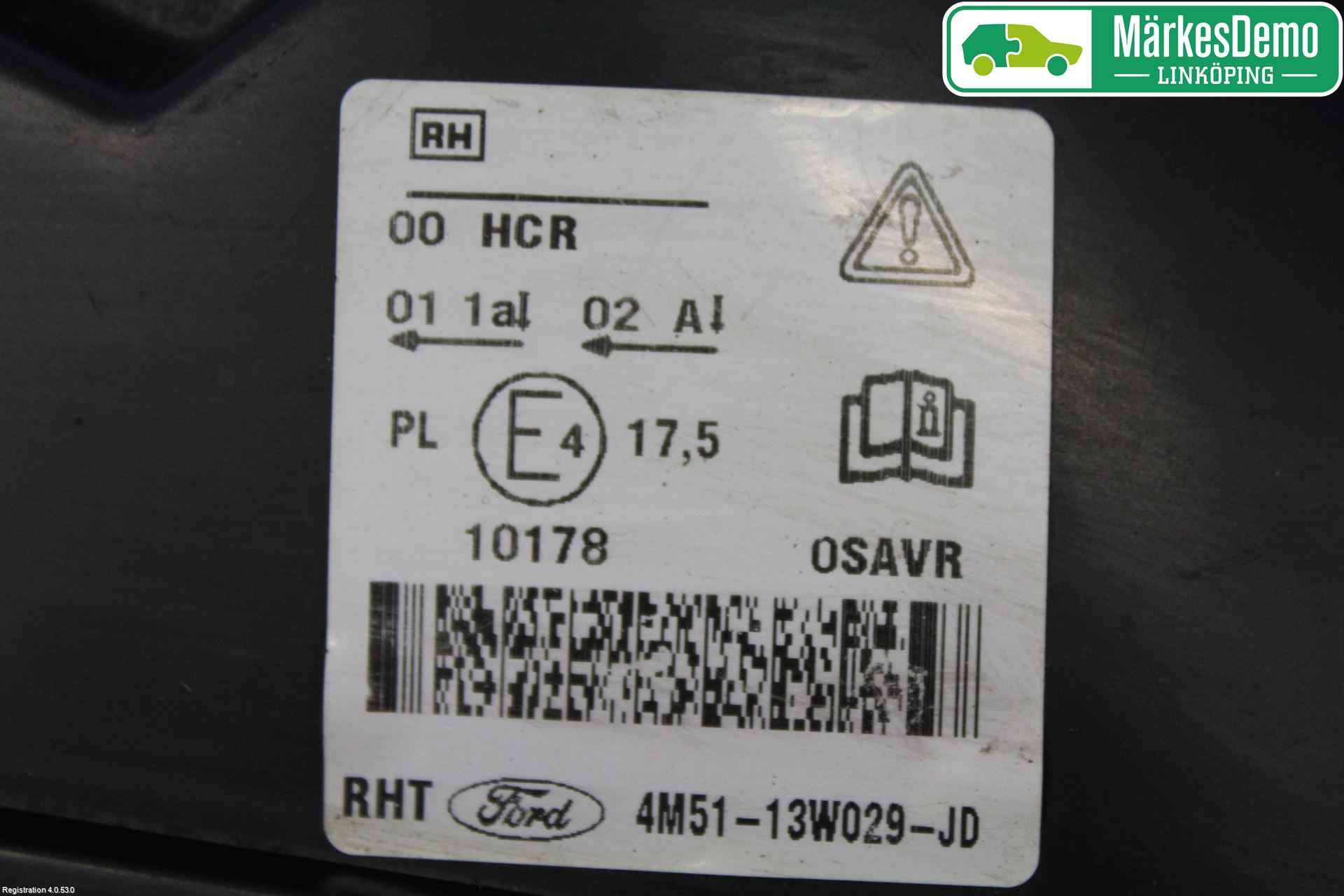 Ford FOCUS     04-07 Strålkastare Höger