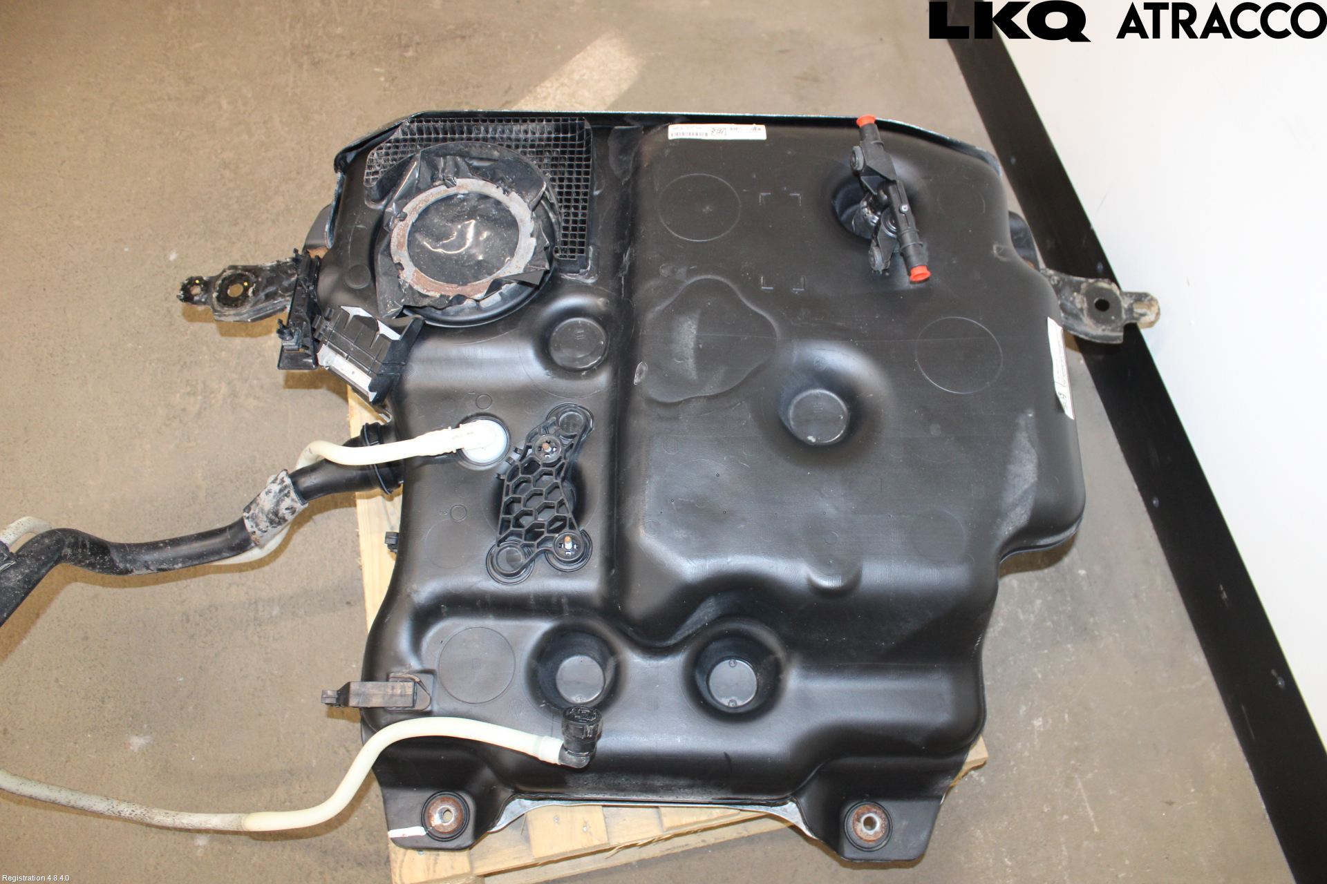 Volkswagen VW PASSAT 15-19 Bränsletank Insprutning