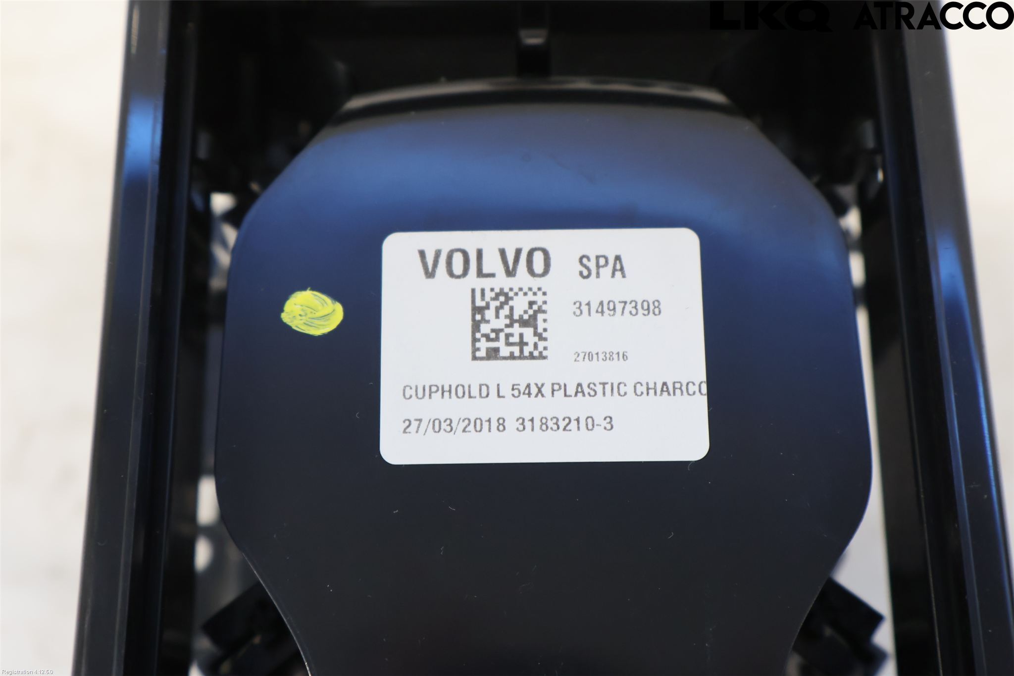 Volvo V90 17->> Mugghållare