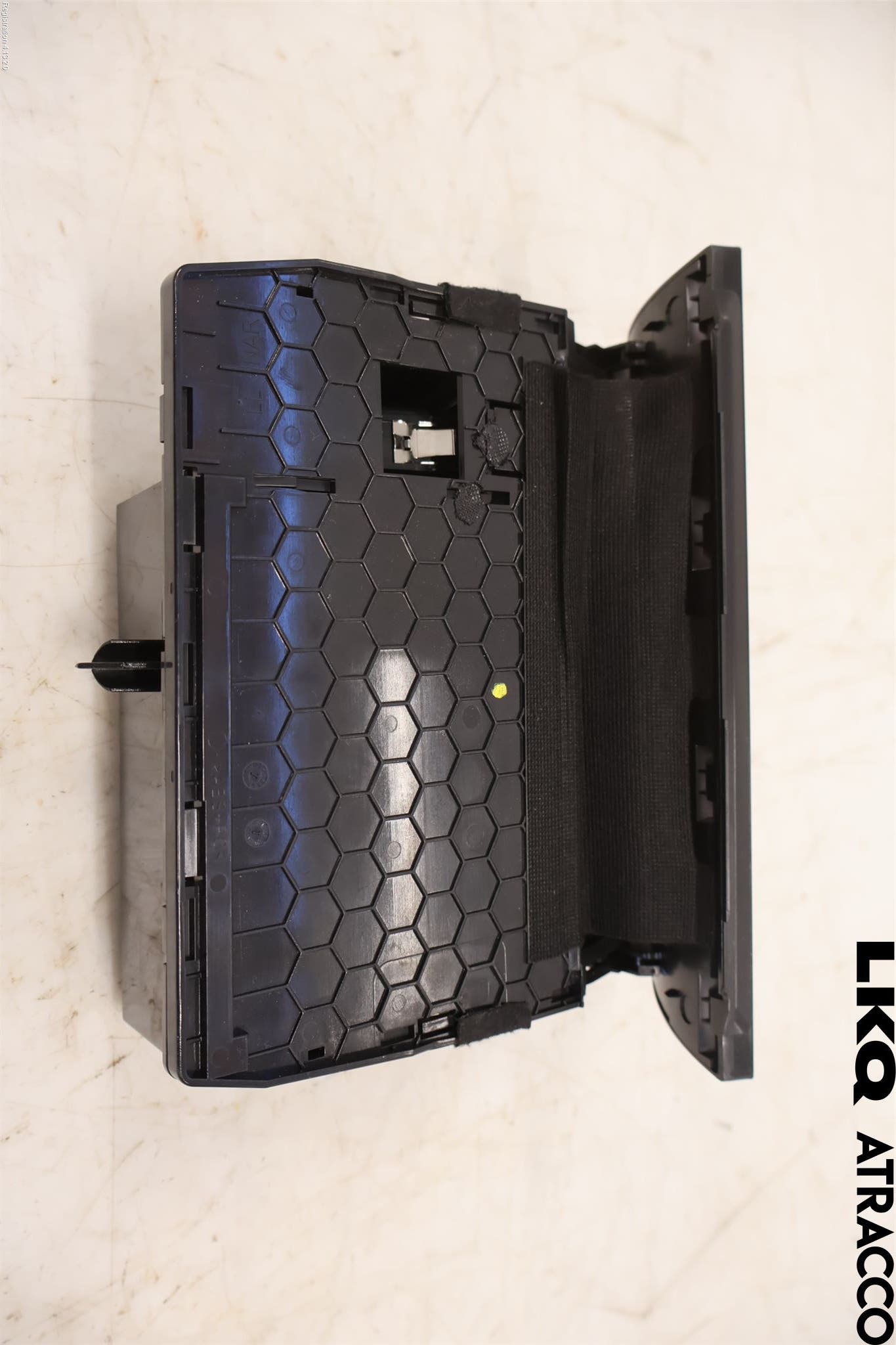 Volkswagen VW GOLF / E-GOLF VII 13-20 Instrumentbräda Förvaringsfack