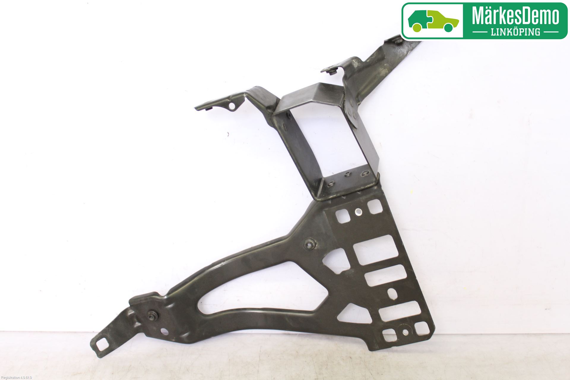 BMW 5 E60/61 Sed/Tou 02-10 Frontplåt