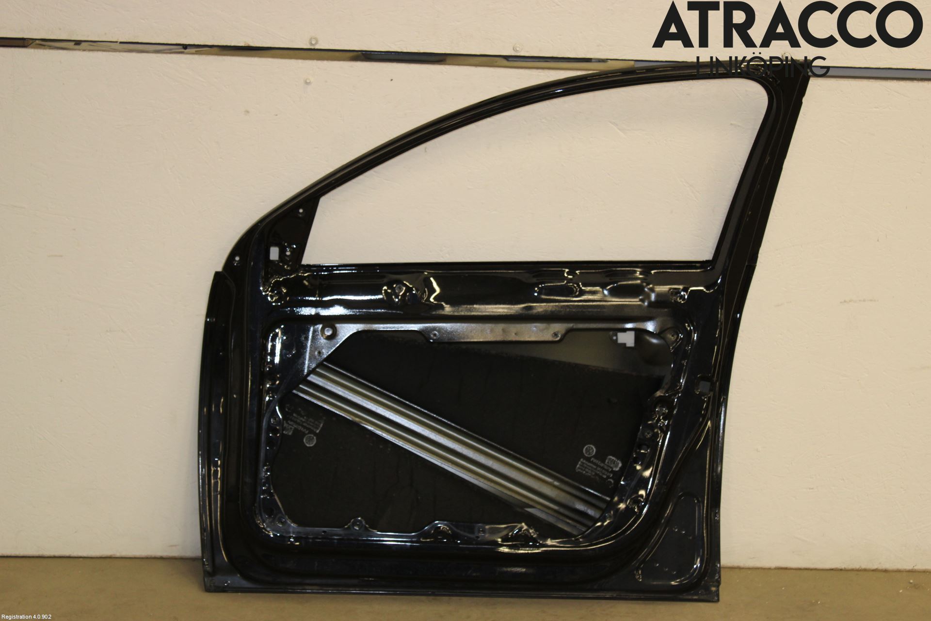 Volkswagen VW PASSAT 11-14 Dörr Fram Höger