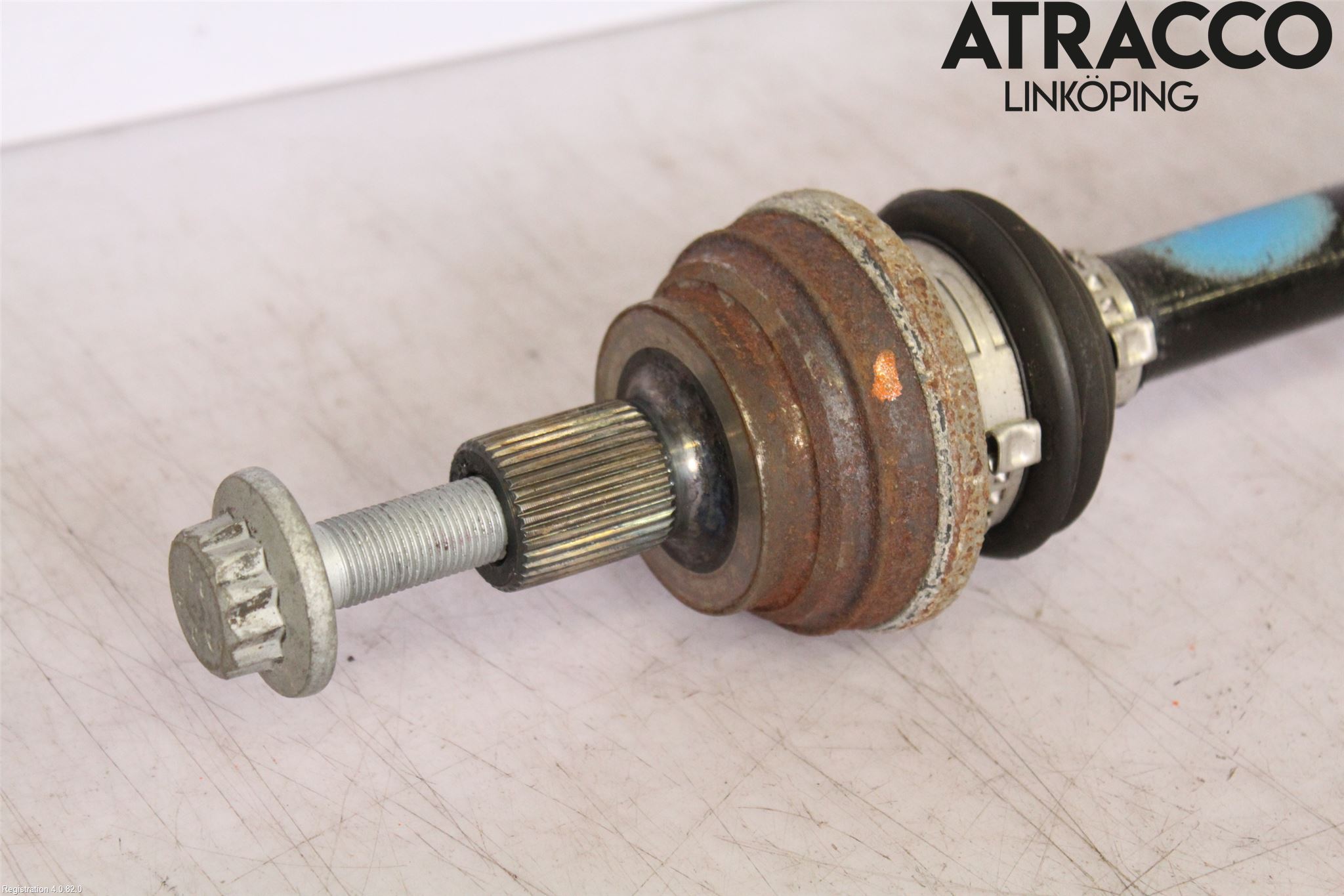Volkswagen VW T-ROC 18- Drivaxel Bak Höger