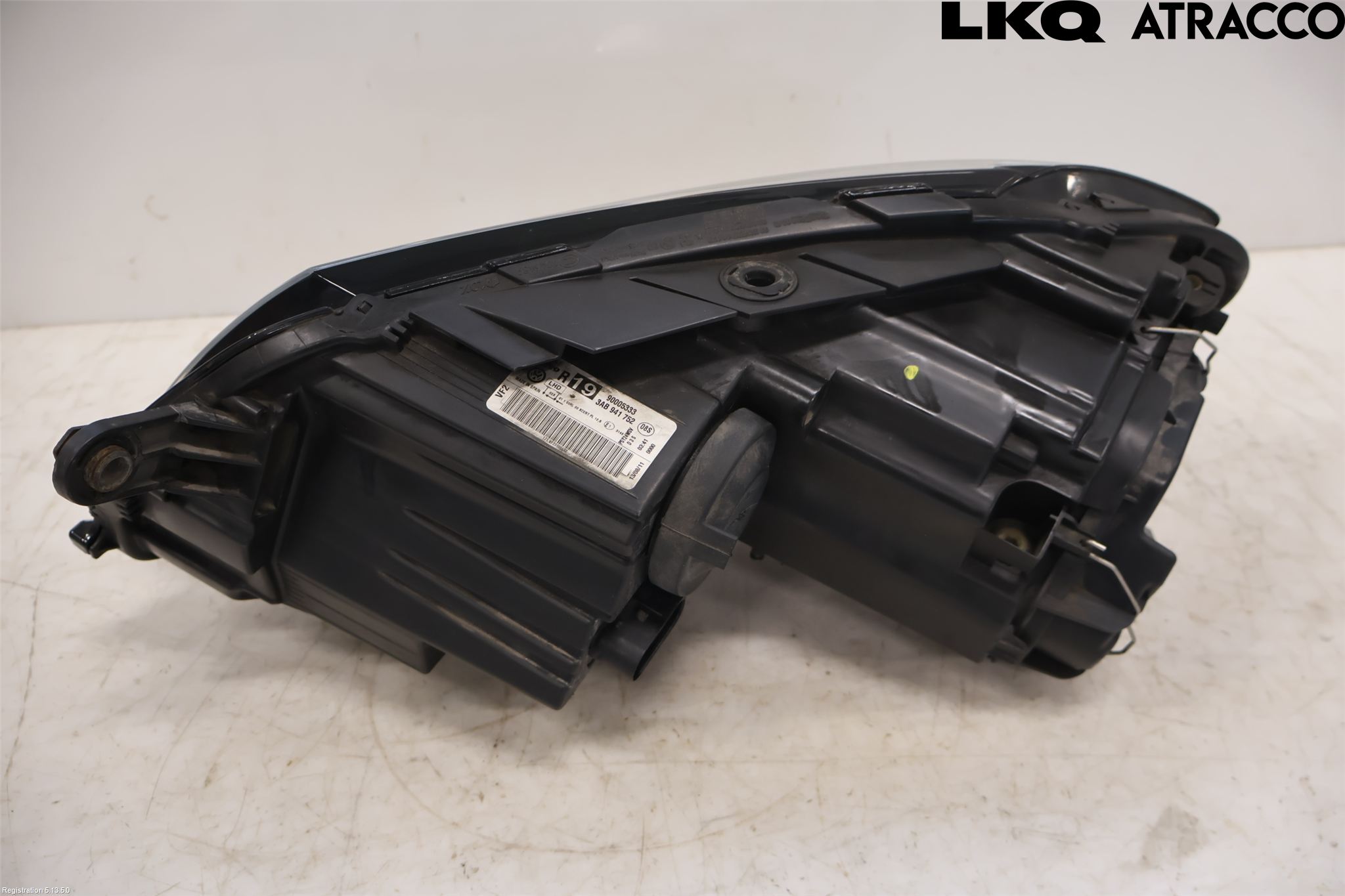 Volkswagen VW PASSAT 11-14 Strålkastare Höger