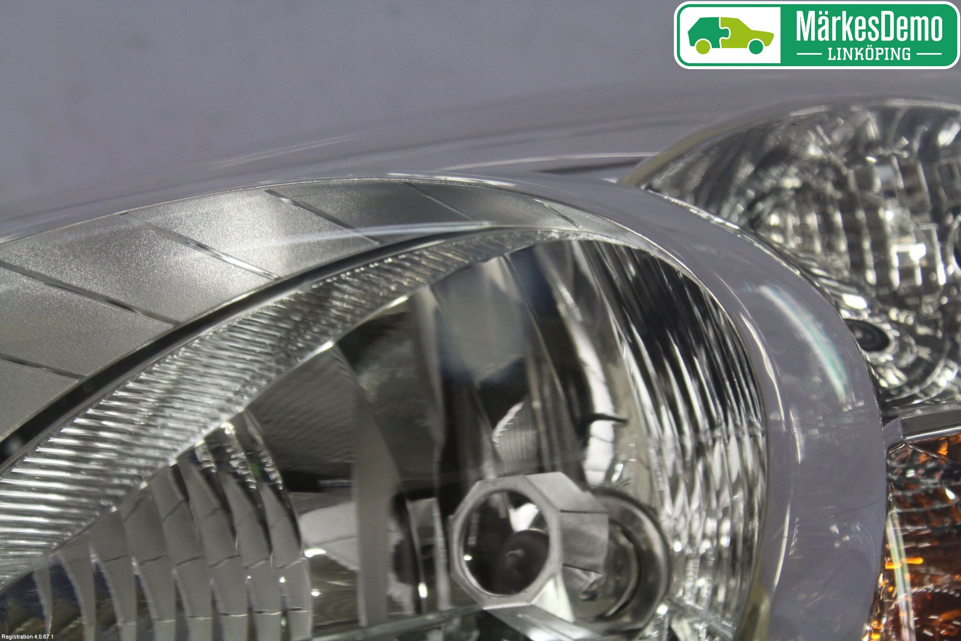 Peugeot PARTNER 08-15 Strålkastare Vänster