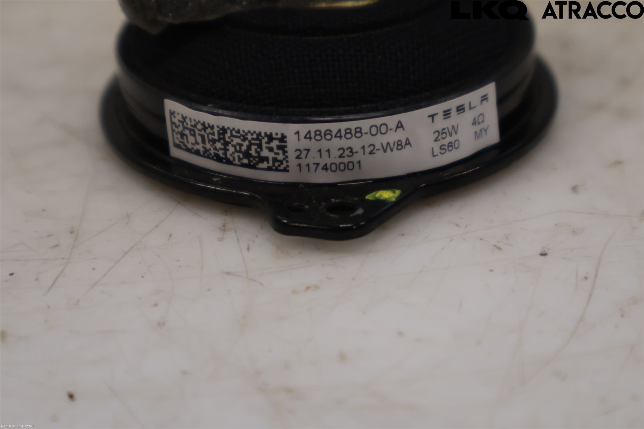 Tesla MODEL Y 21- Högtalare