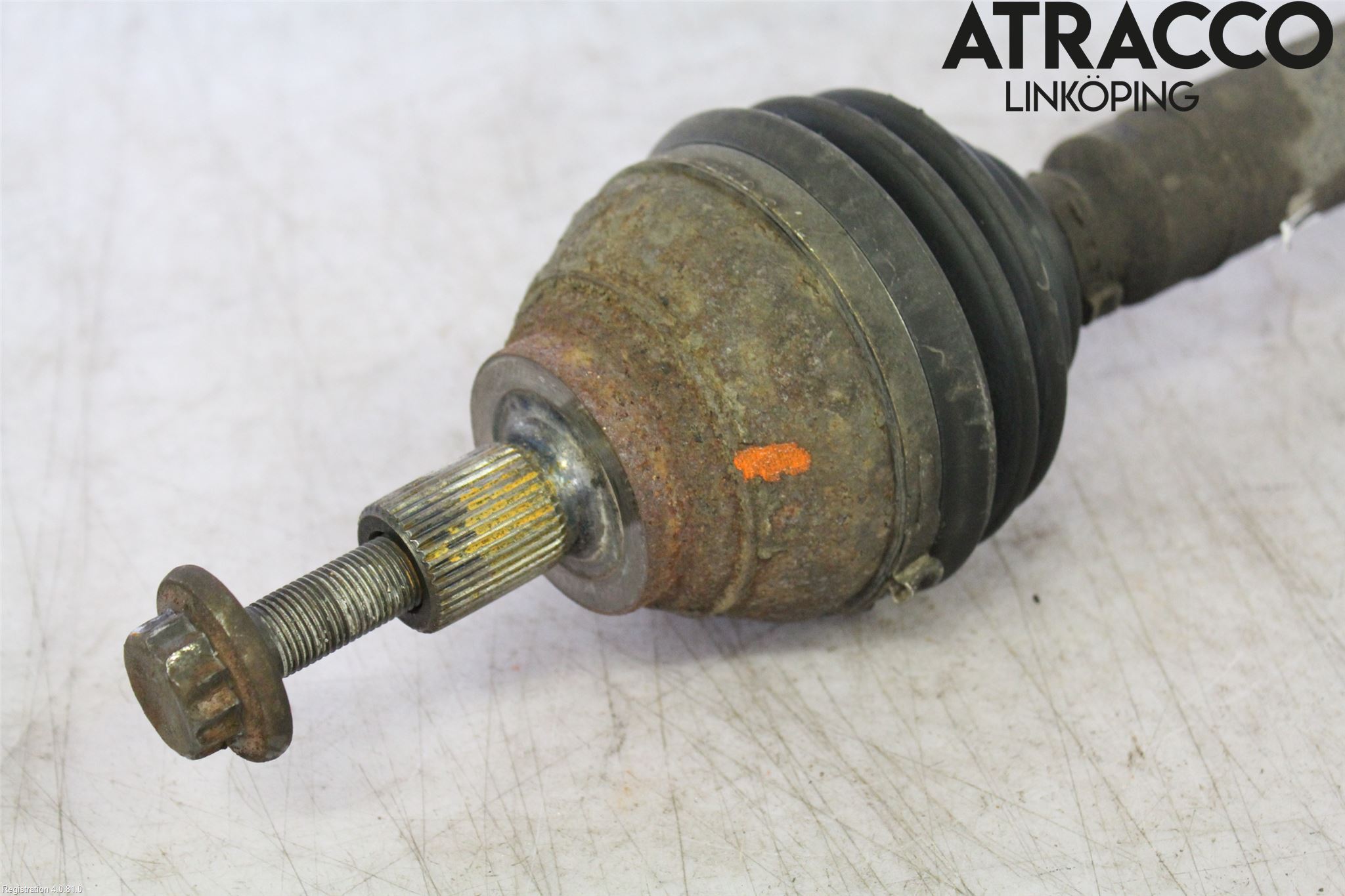 Volkswagen VW PASSAT 11-14 Drivaxel Fram Höger