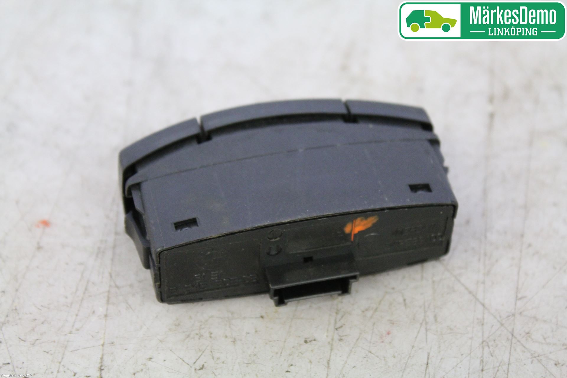 BMW 1 E87/81 5D/3D 03-11 Strömställare Varnings