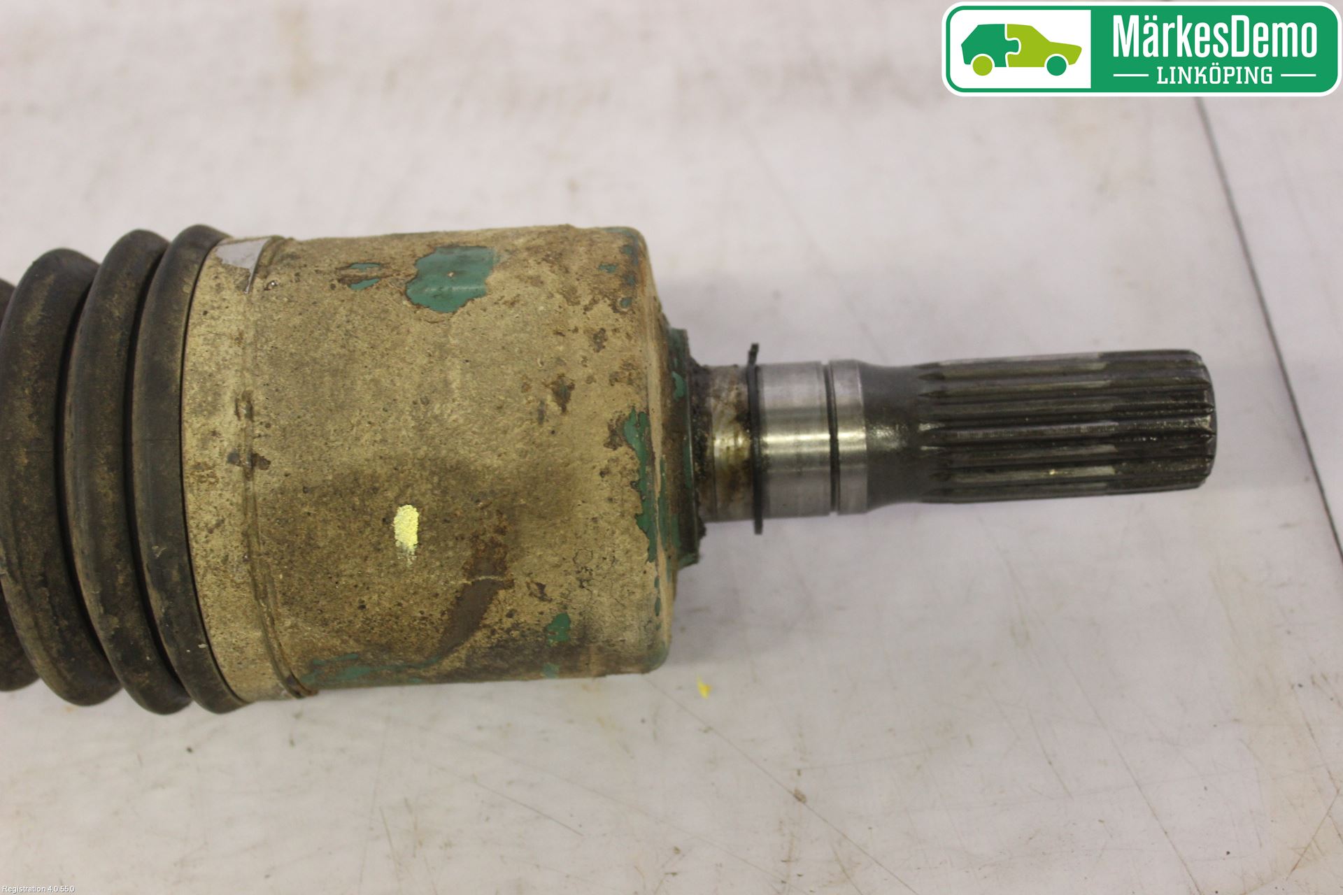 Isuzu D-MAX Drivaxel Fram Vänster