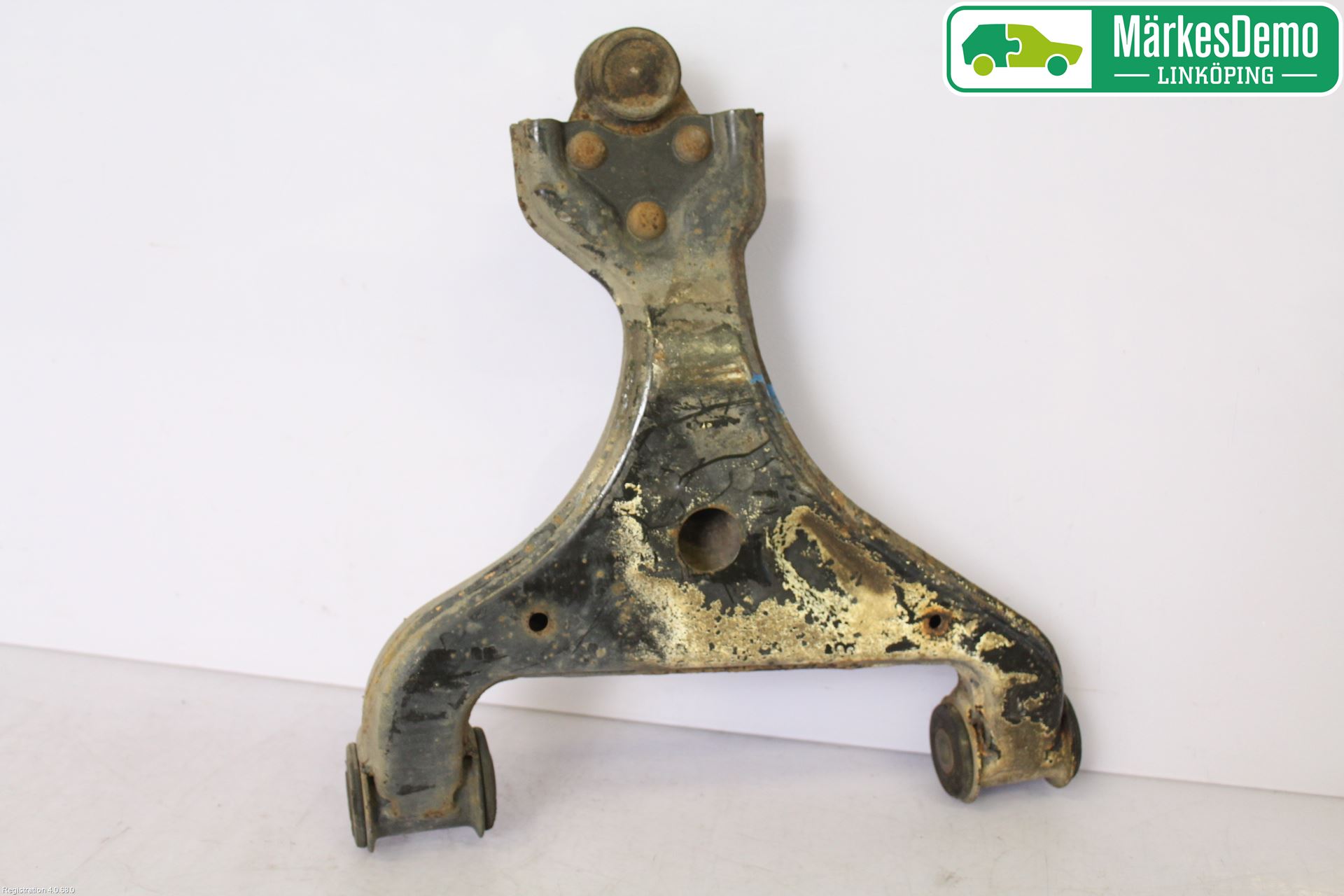Mercedes-Benz MB VITO/VIANO (W639) 04-14 Bärarm Fram Undre Hö