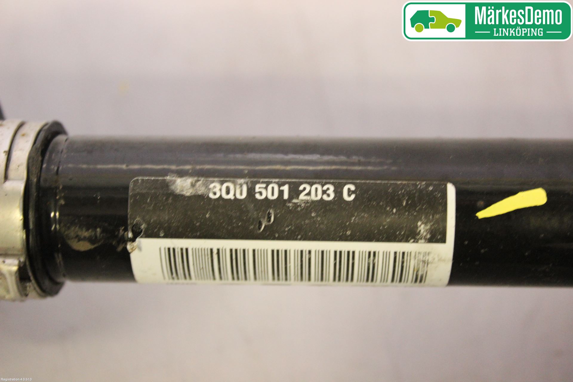 Volkswagen VW PASSAT 15-19 Drivaxel Bak Vänster