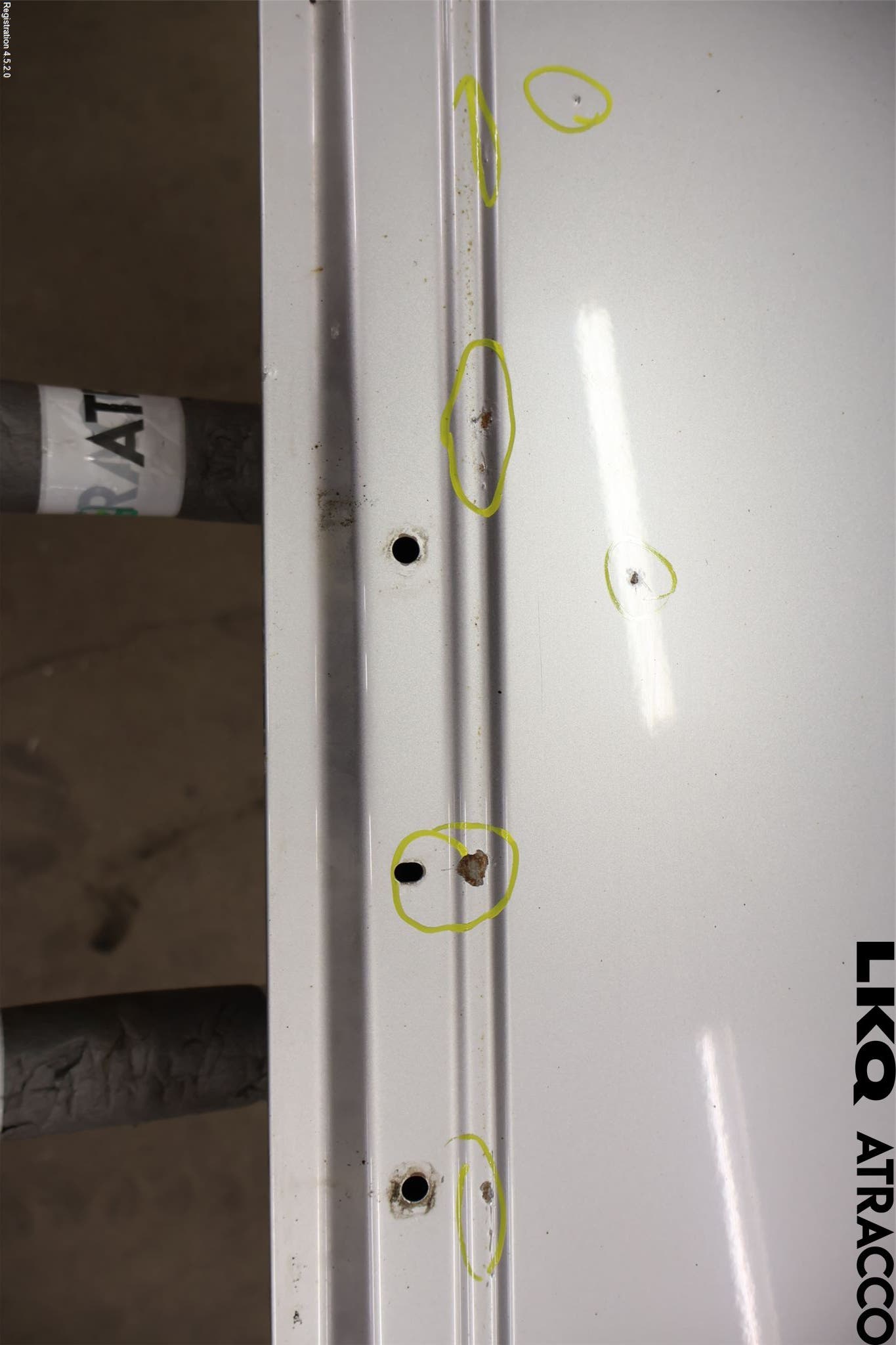 Volvo V70 08-13 Dörr Fram Vänster