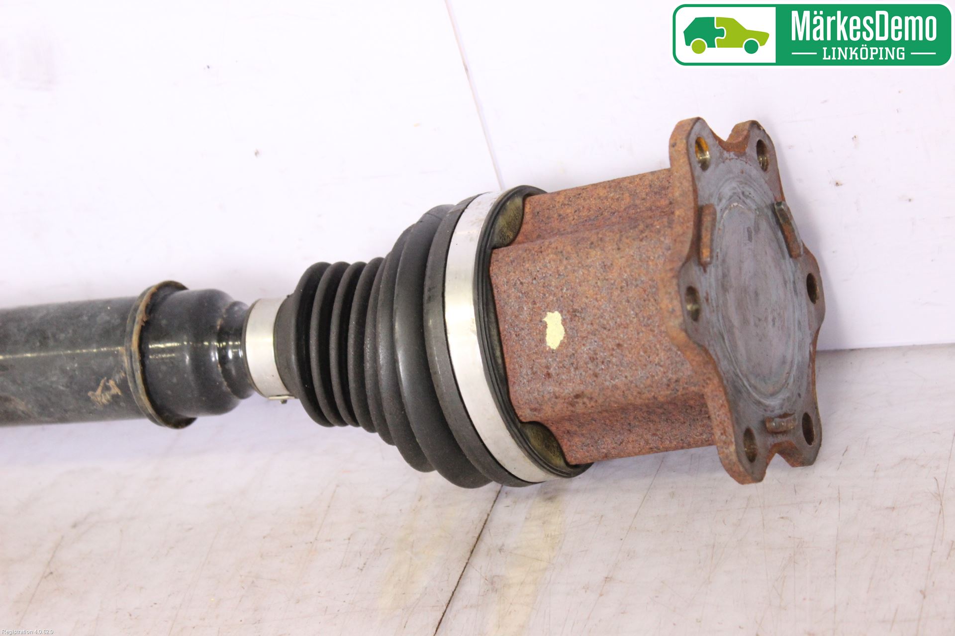 Volkswagen VW PASSAT 05-11 Drivaxel Fram Höger