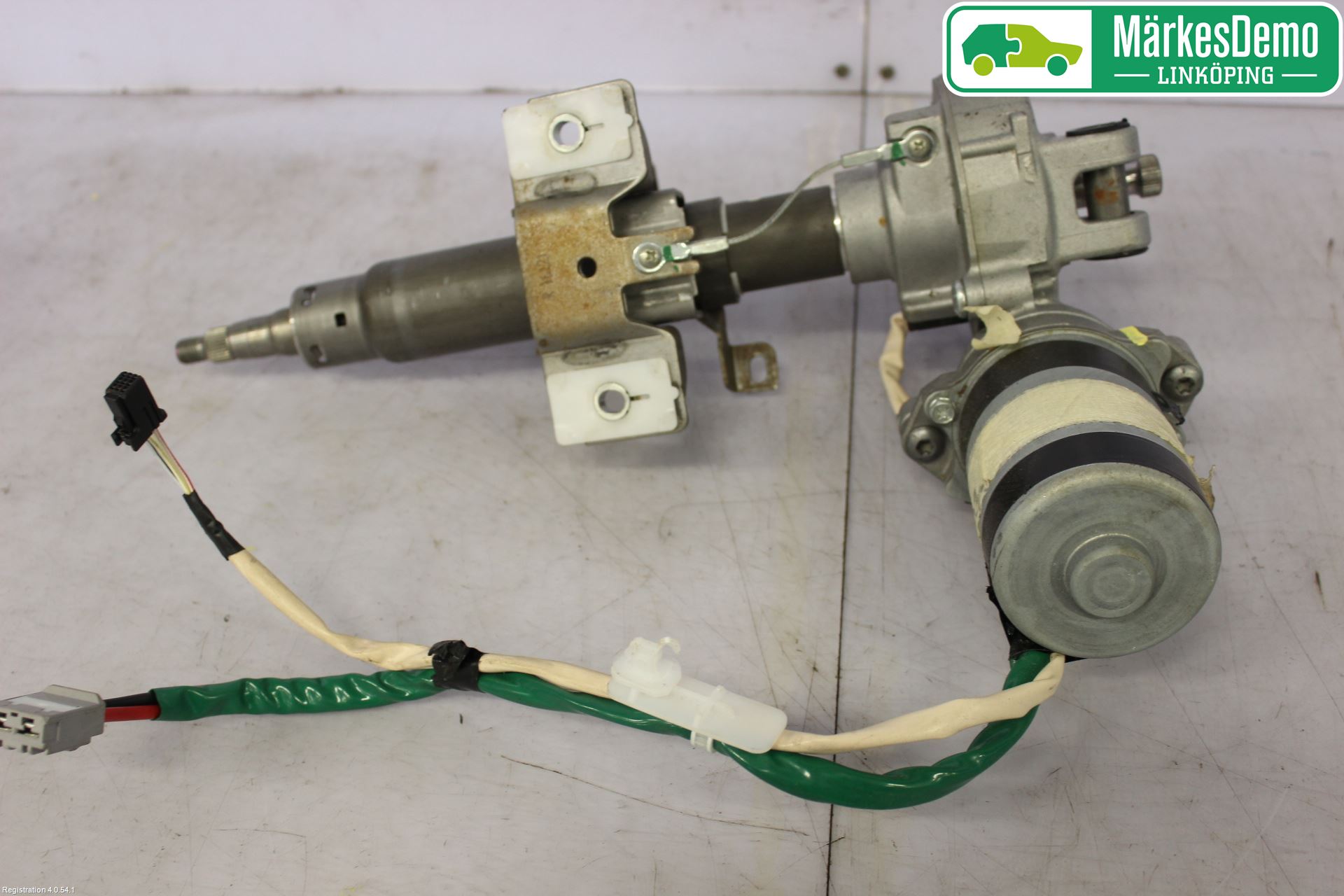 Toyota YARIS XP130 12-14 Rattaxelagg Med Inb Servo