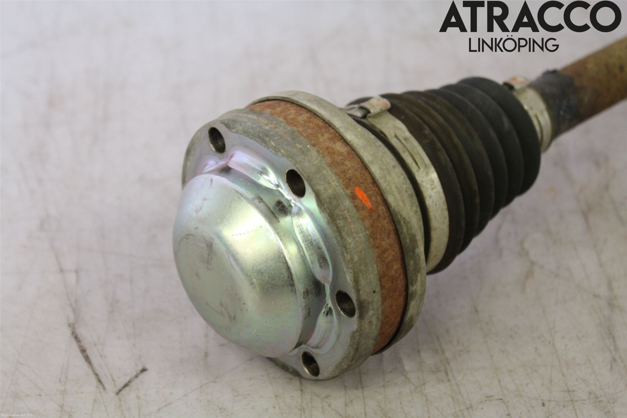 Volkswagen VW PASSAT 11-14 Drivaxel Fram Vänster