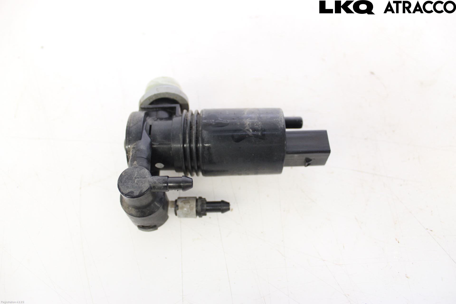 Volvo V90 17->> Spolarpump Vindruta