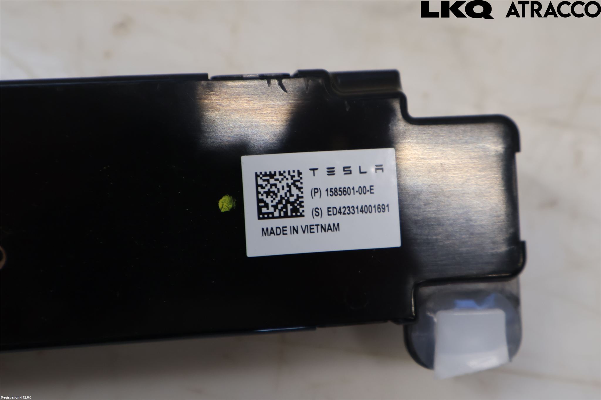 Tesla MODEL Y 21- Antenn