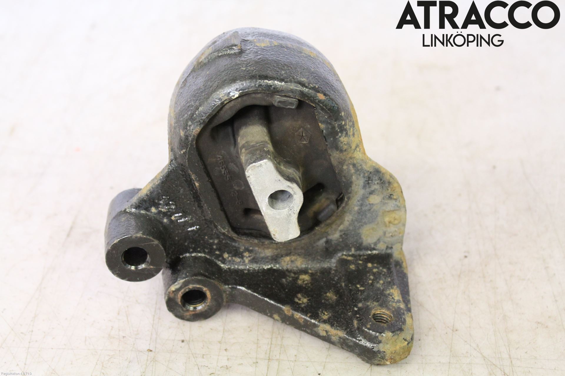 Dodge PICK UP RAM 81- Motorfäste