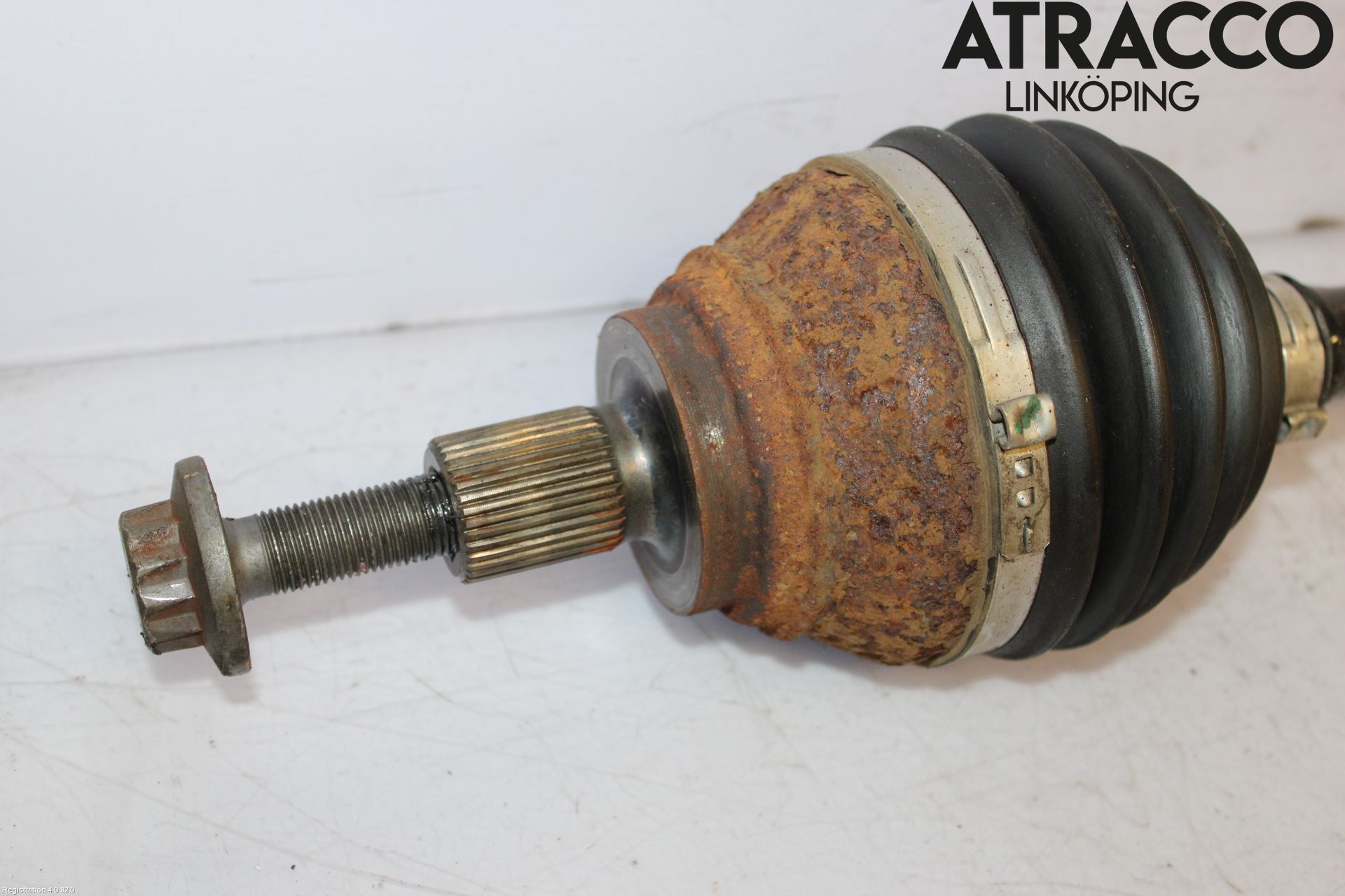 Skoda KAROQ 18- Drivaxel Fram Höger