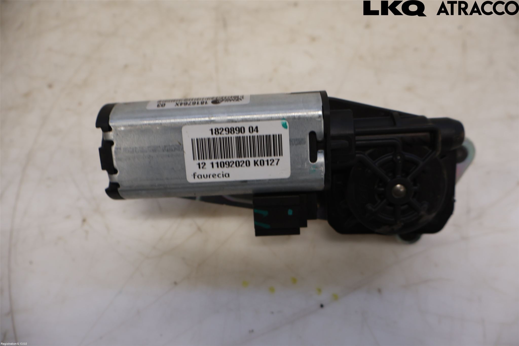 Porsche TAYCAN 20- Inredstol Reglermotor Fr