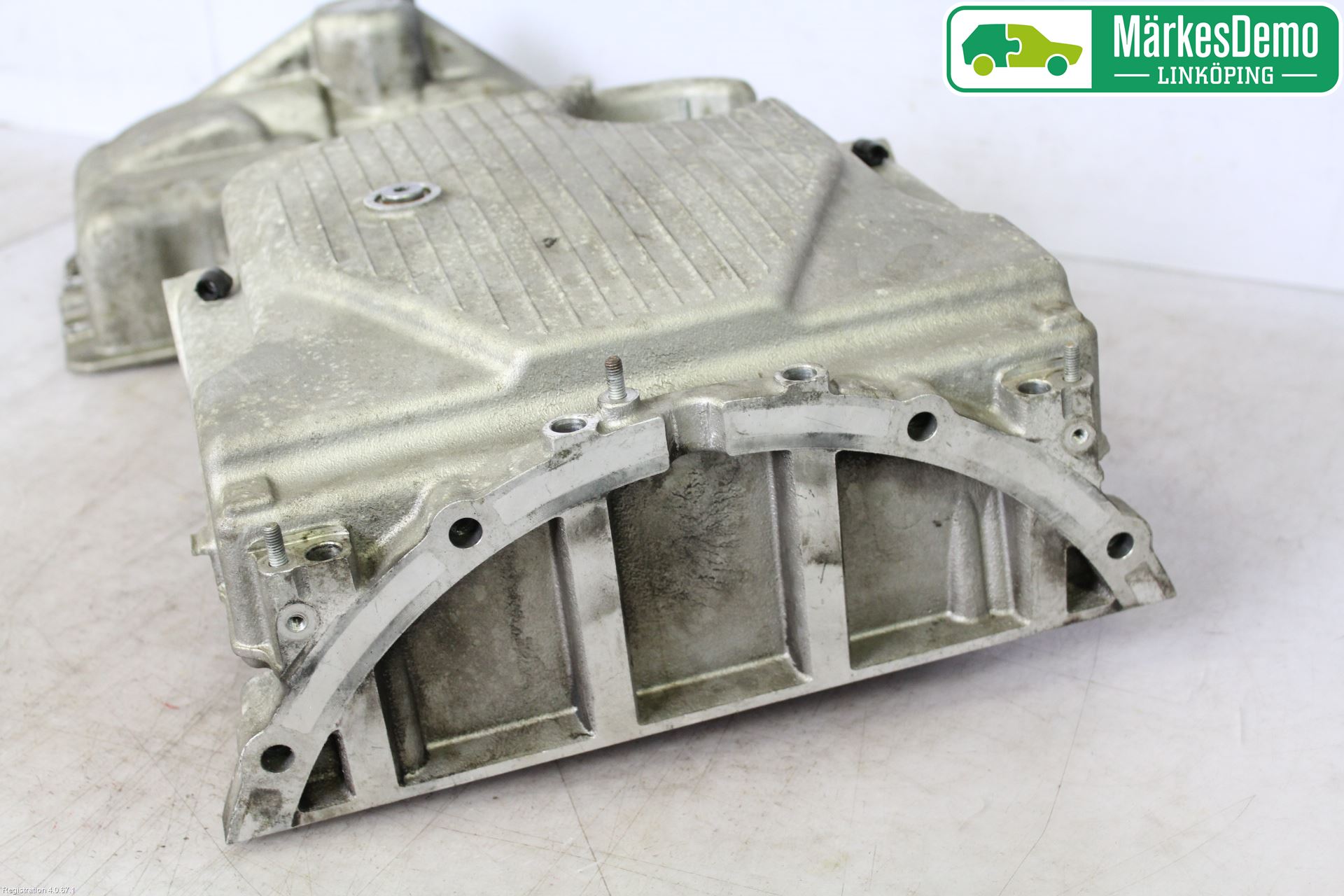 BMW 6 E63/64    02-10 Oljetråg