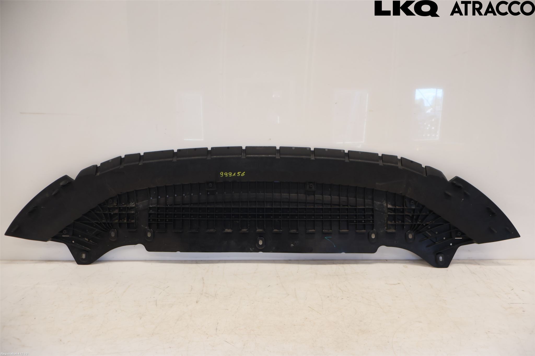 Audi A6 F2/C8 19- Hasplåt Plåt-Plast