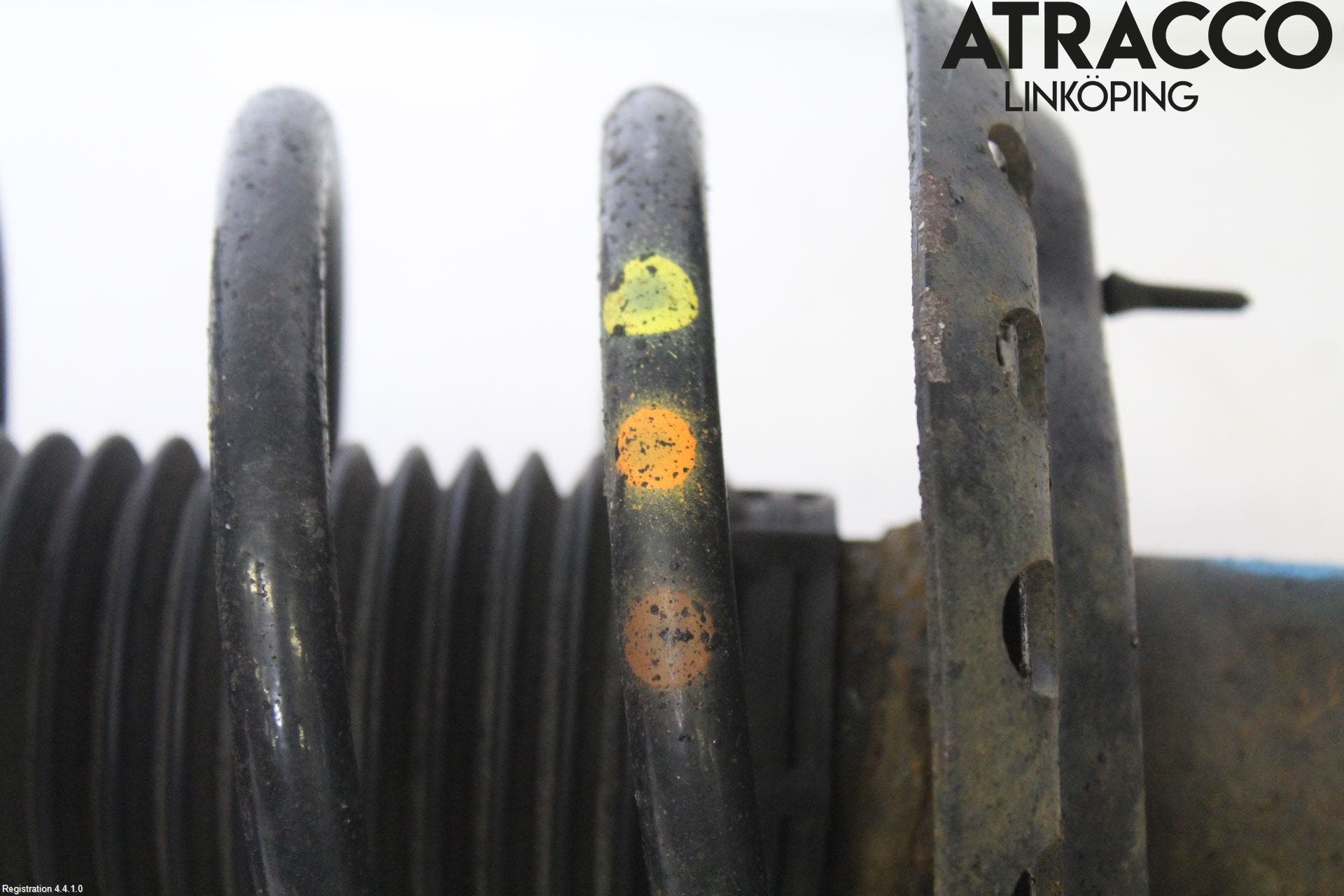 Volvo XC70 14-16 Fjäderben Fram Höger