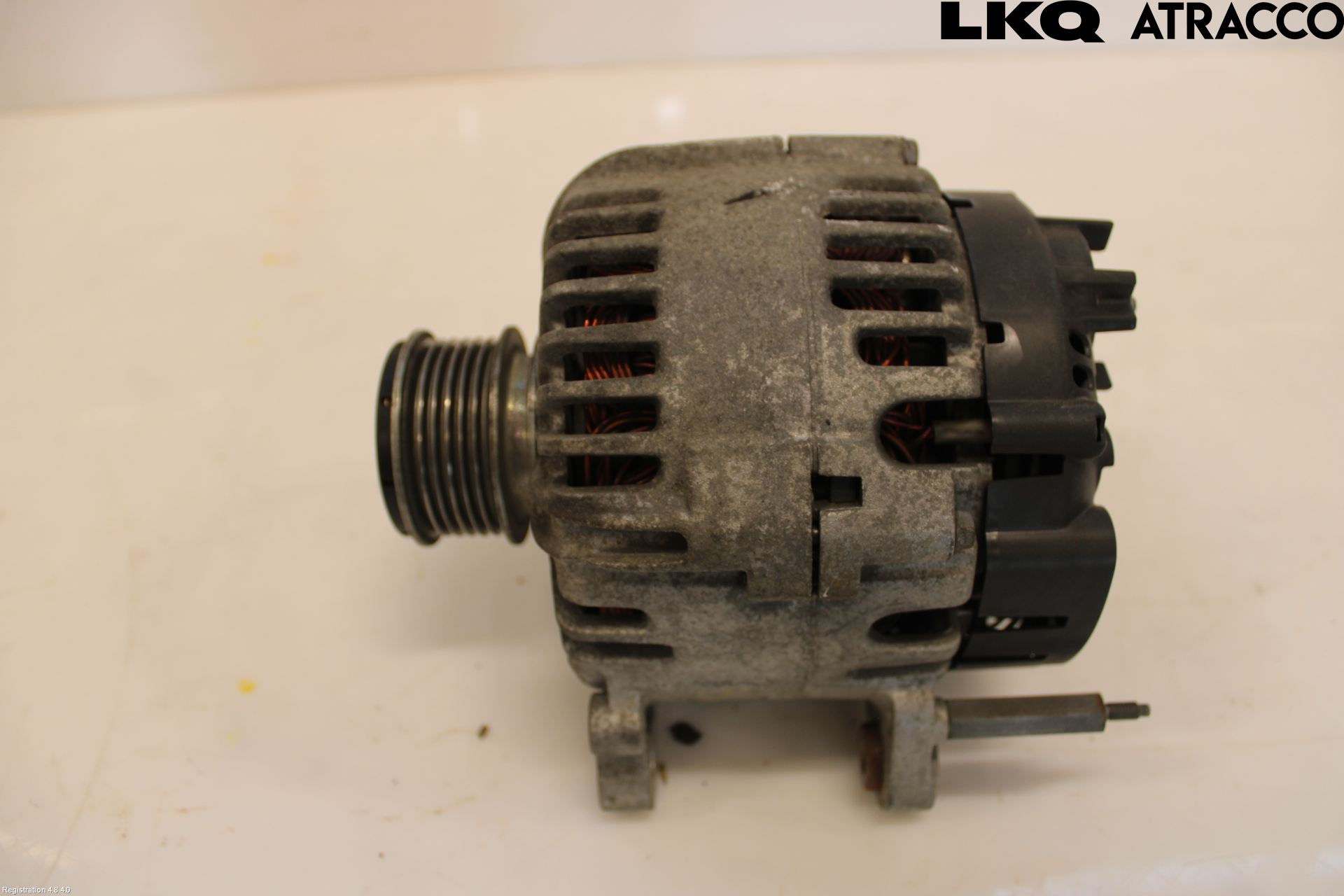 Volkswagen VW CADDY      04-10 Generator