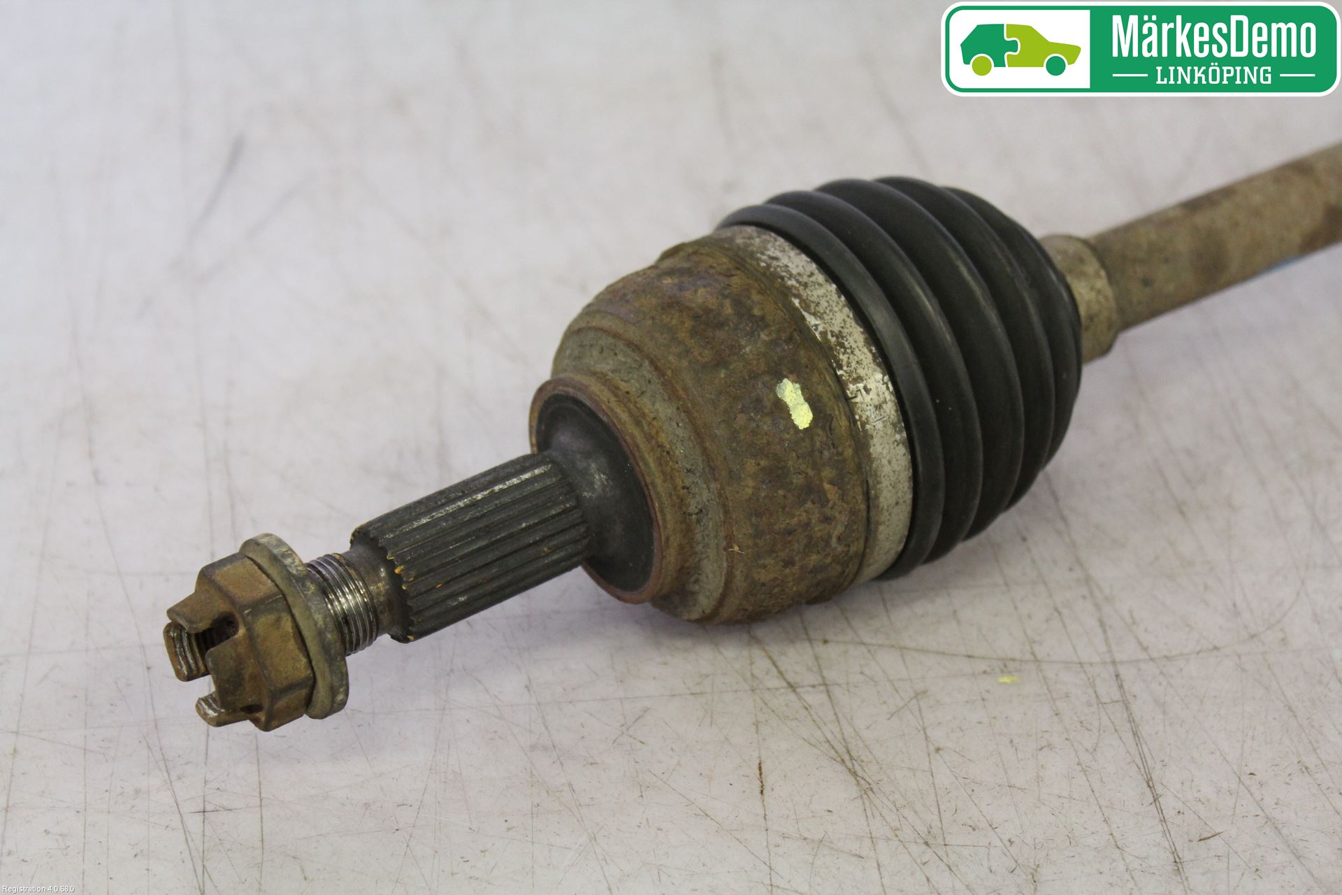 Renault CLIO III  09-12 Drivaxel Fram Höger
