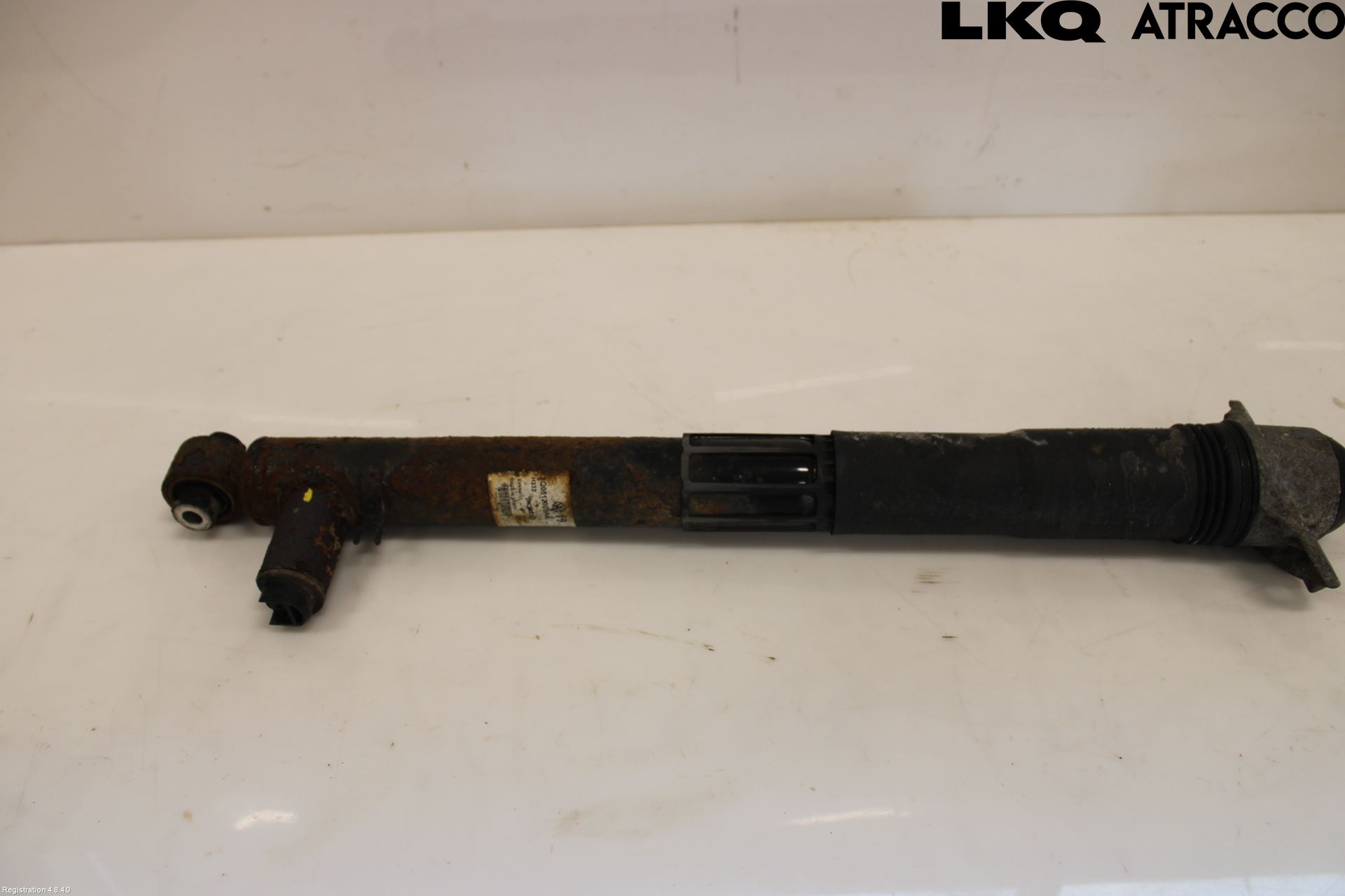 Volkswagen VW PASSAT 15-19 Stötdämpare Bak