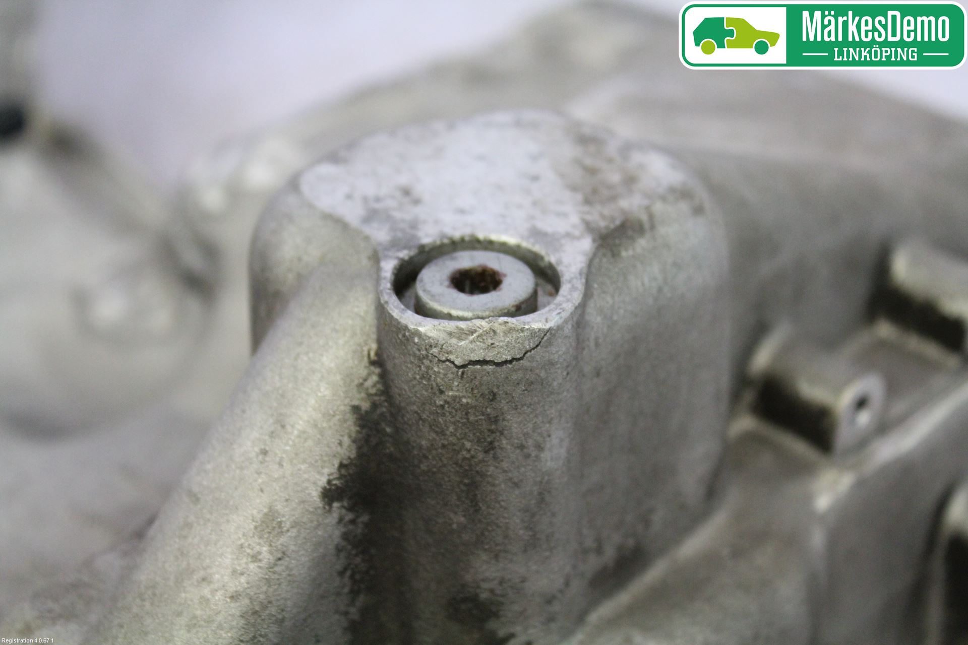 BMW 6 E63/64    02-10 Oljetråg