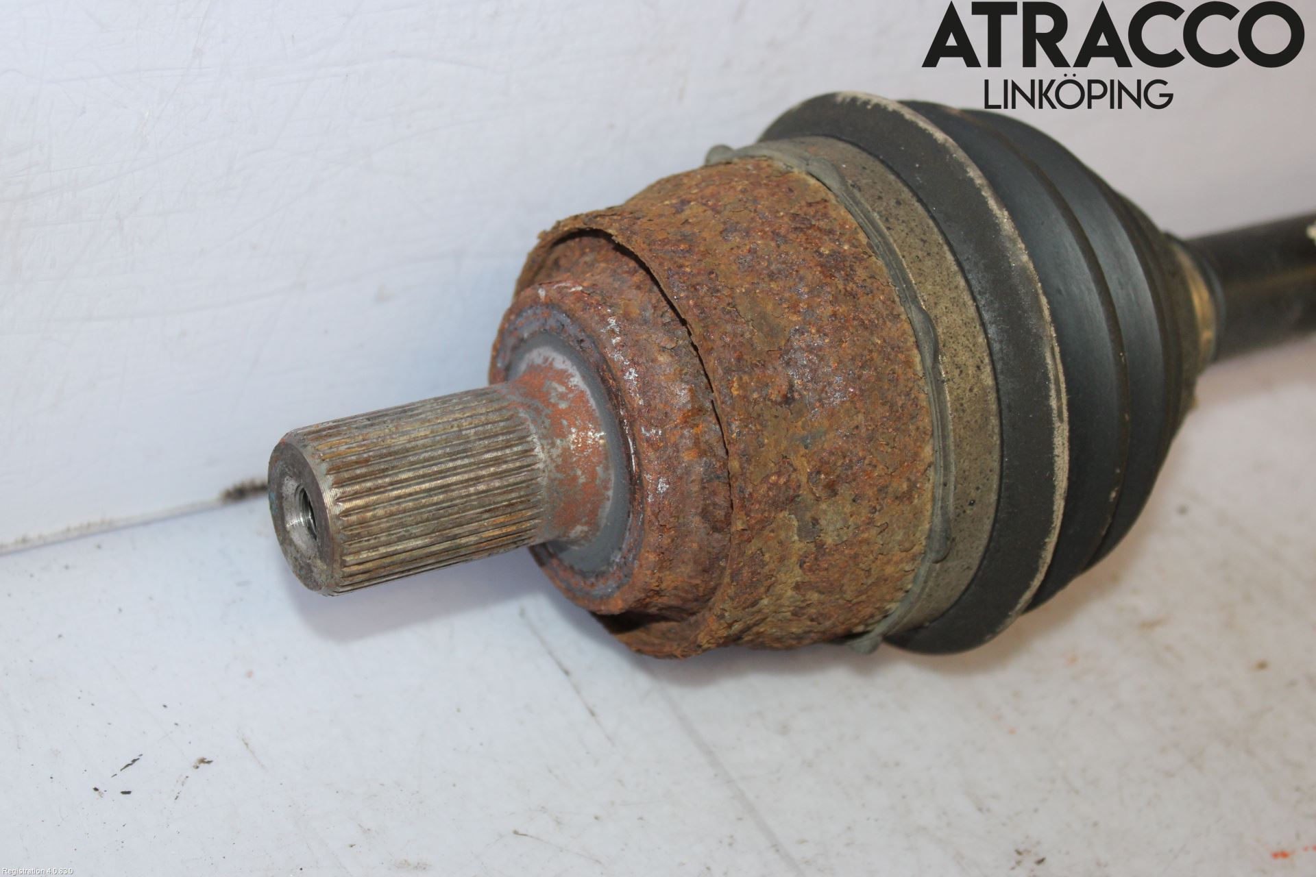 Volvo V40 12-19 Drivaxel Fram Vänster