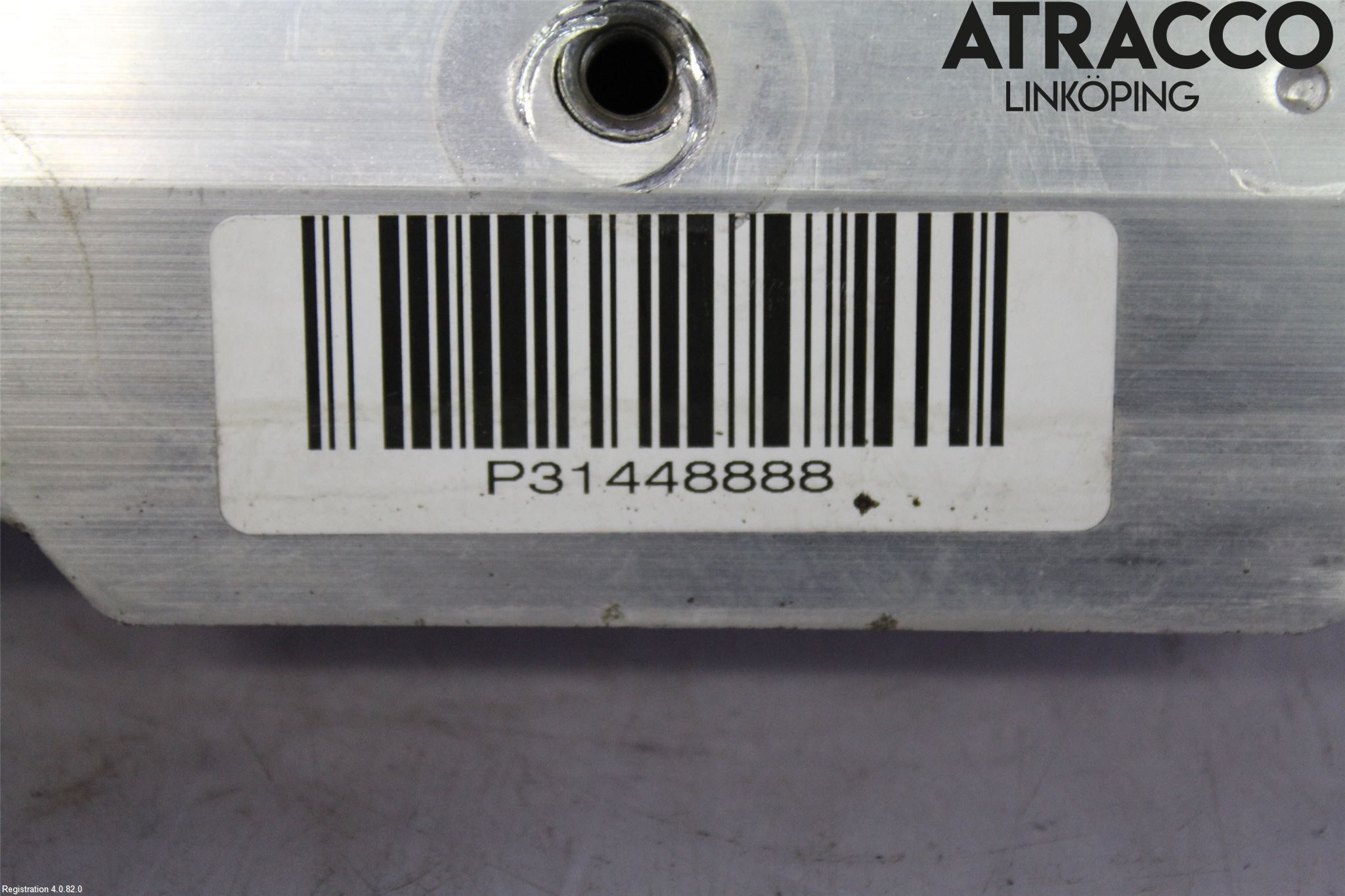 Volvo XC60 18- Fjäderbensstag