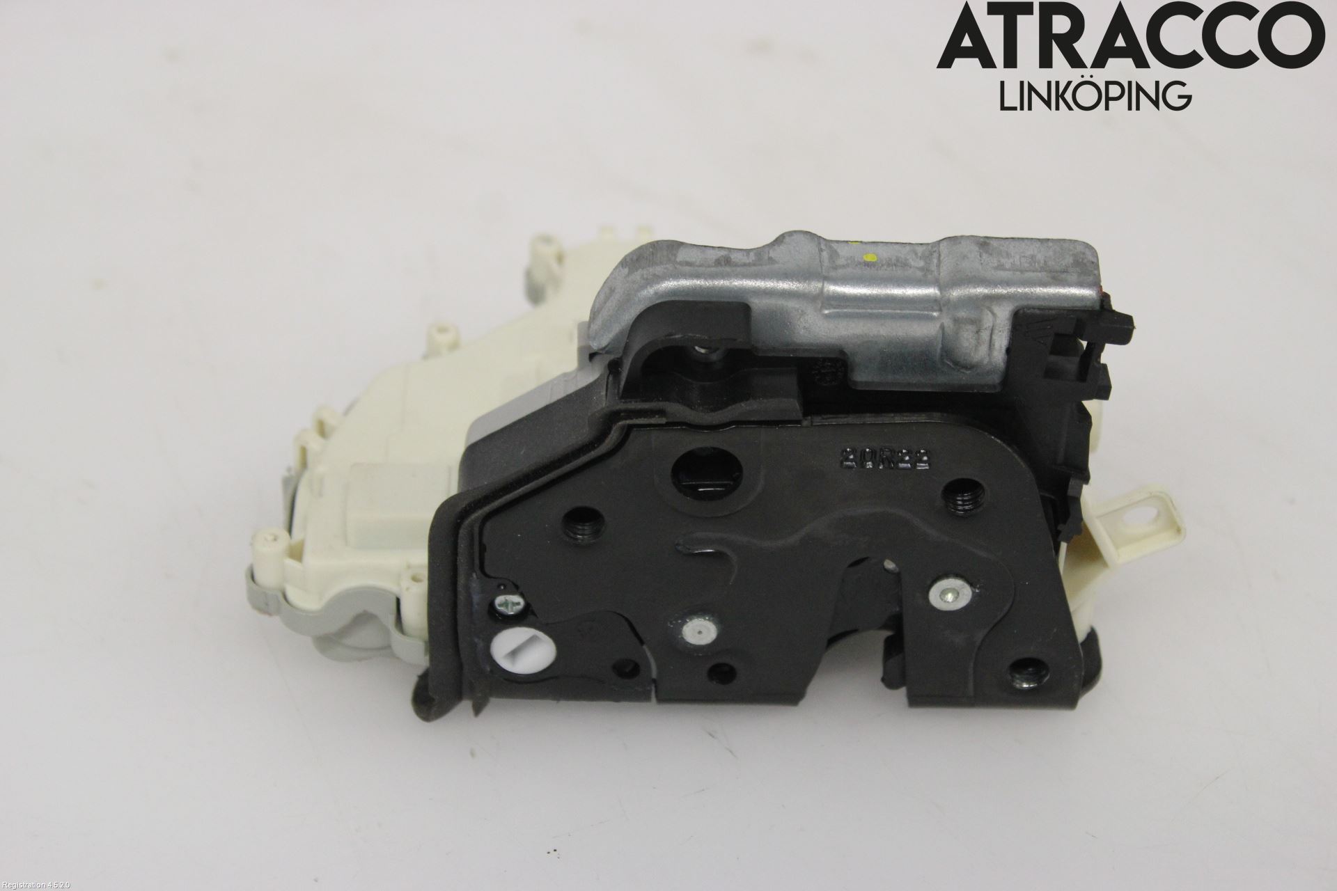 Audi A4/S4 B9 16-19 Låskista-Dörrlås