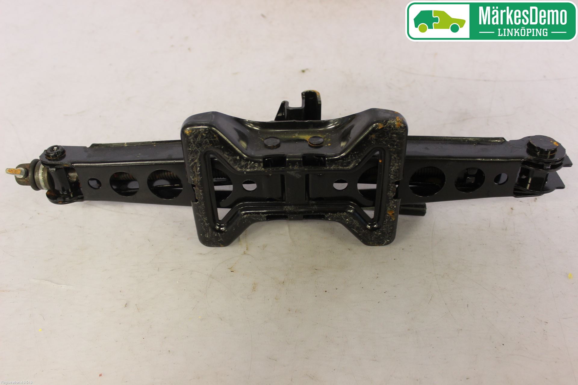 Ford FOCUS     04-07 Domkraft