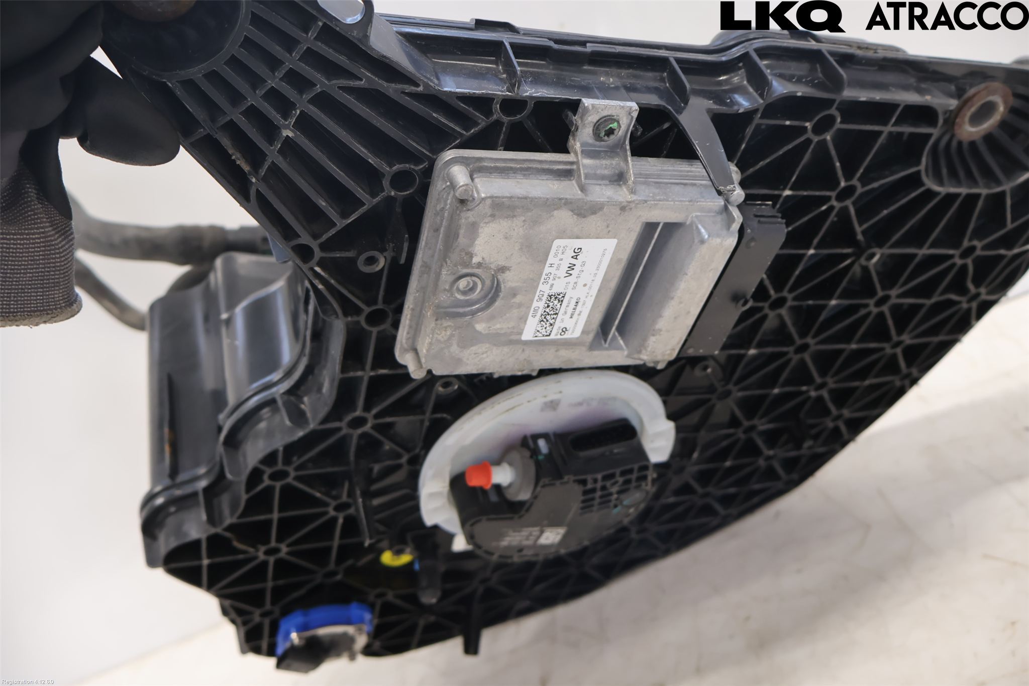 Audi A4/S4 B9 16-19 Adblue Tank