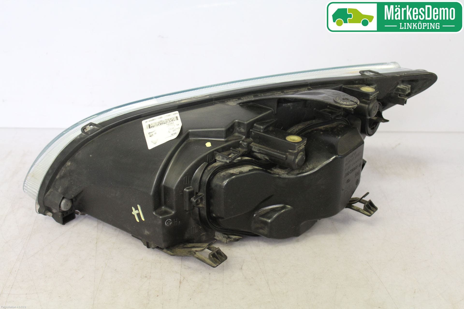 Ford FOCUS 04-07 Strålkastare Höger