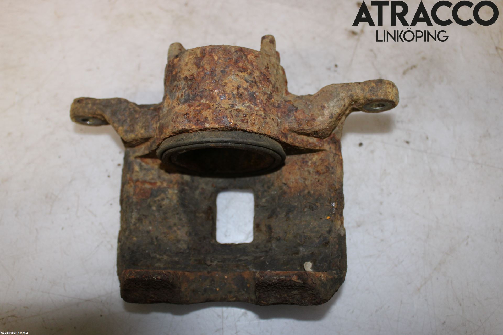 Mitsubishi L200 06-15 Bromsok Fram Vänster