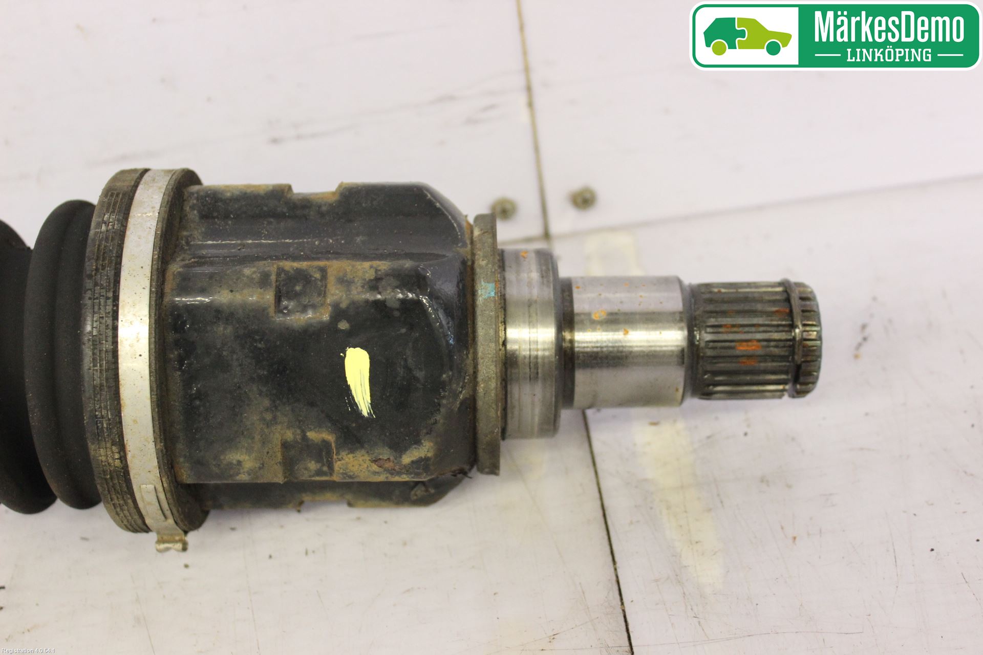 Toyota AVENSIS 03-06 Drivaxel Fram Vänster