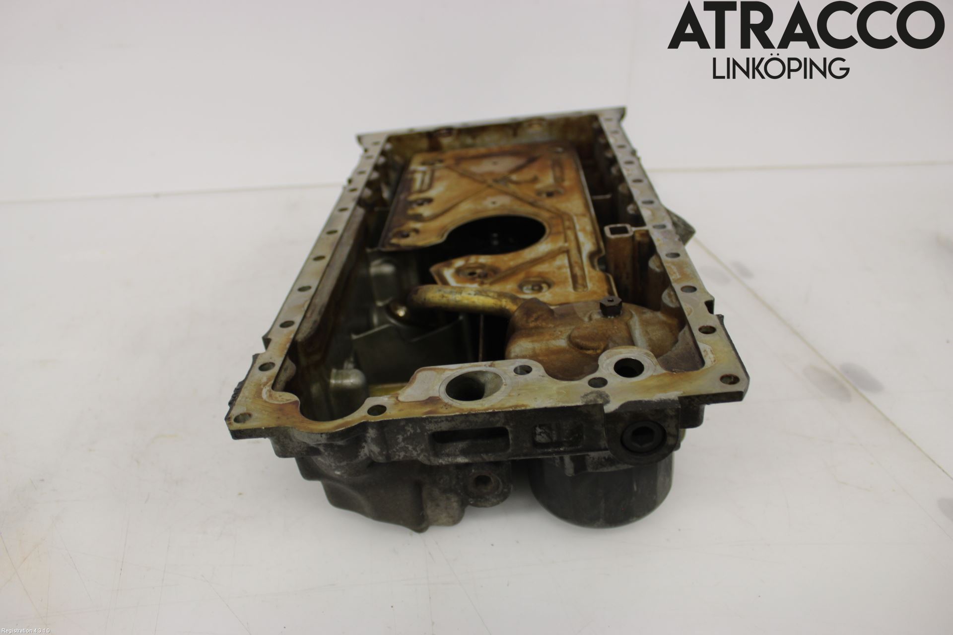 Volvo V70 05-08 Oljetråg