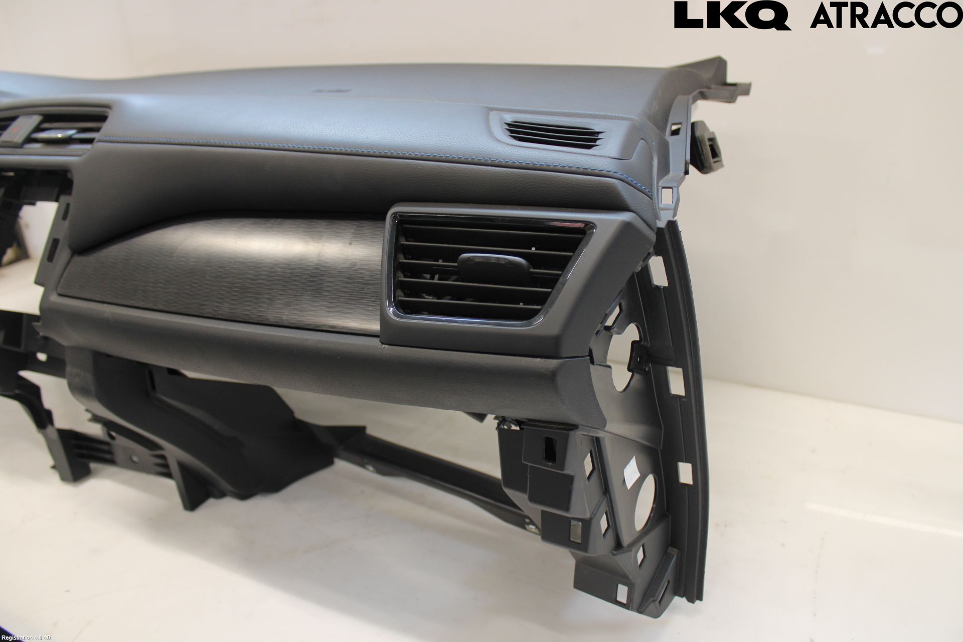 Nissan LEAF 18- Instrumentbräda