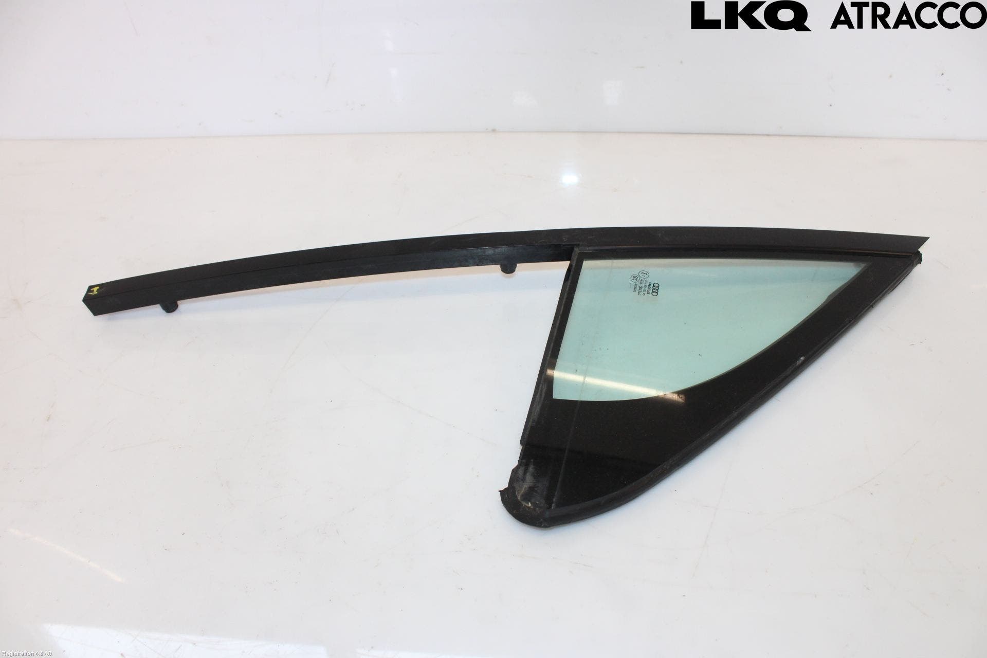 Audi Q7/SQ7 Dörruta Fram Lilla Hö