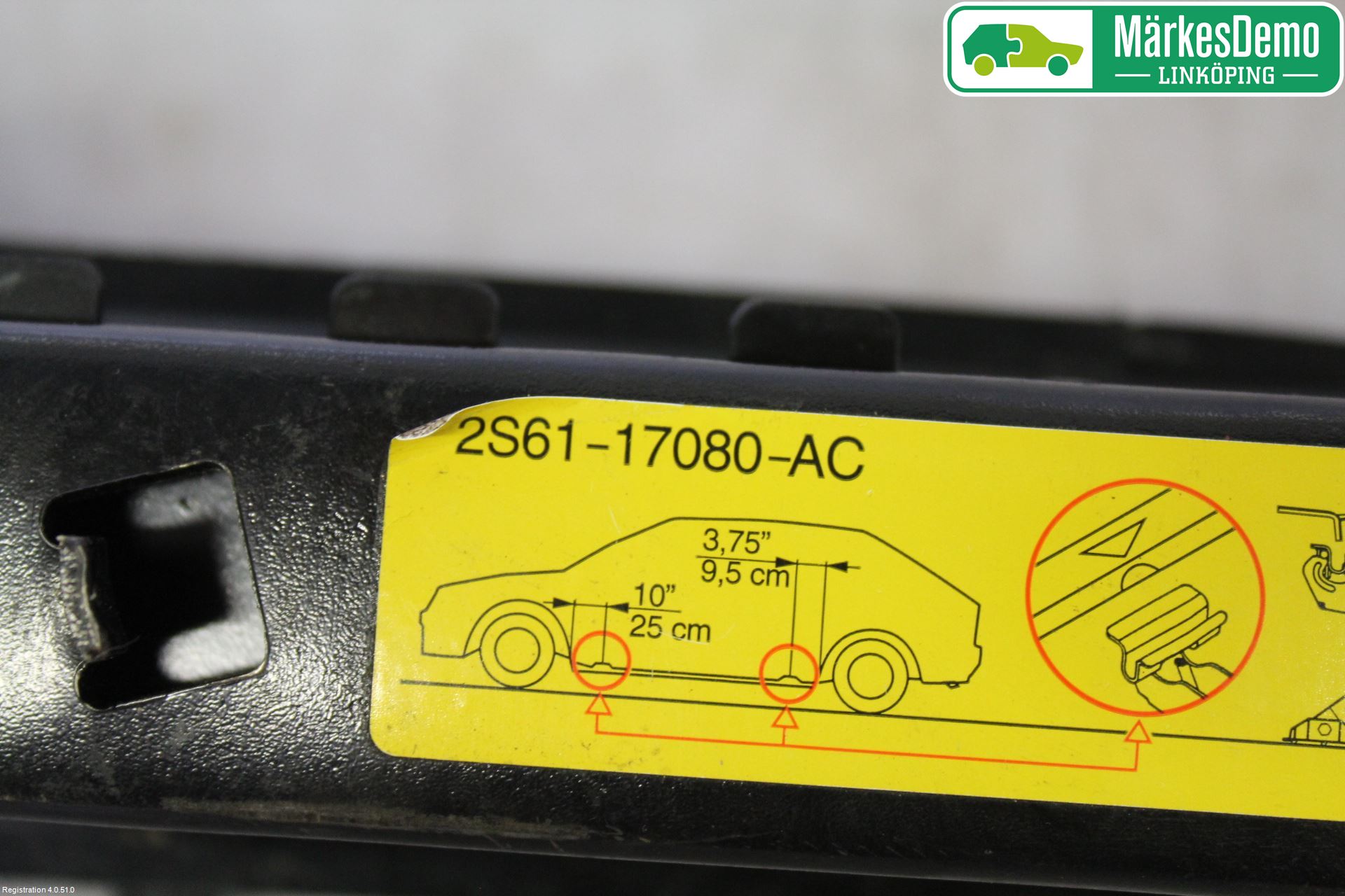 Ford FIESTA     06-08 Domkraft